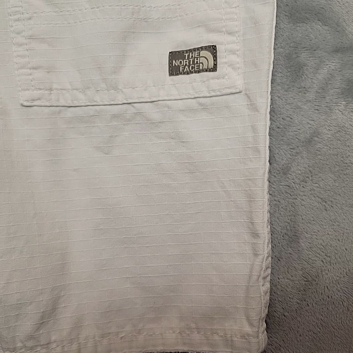 The North Face VINTAGE The North Face Shorts Women 10 White Ripstop 100% Cotton Cargo Utility Hiking Gorp Size 32" / US 10 / IT 46 - 2 Thumbnail