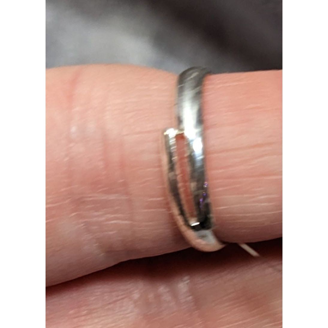 Other Simple Black Gemmed Silver Tone Ring Adjustable Size 6 1/2 Size ONE SIZE - 10 Thumbnail