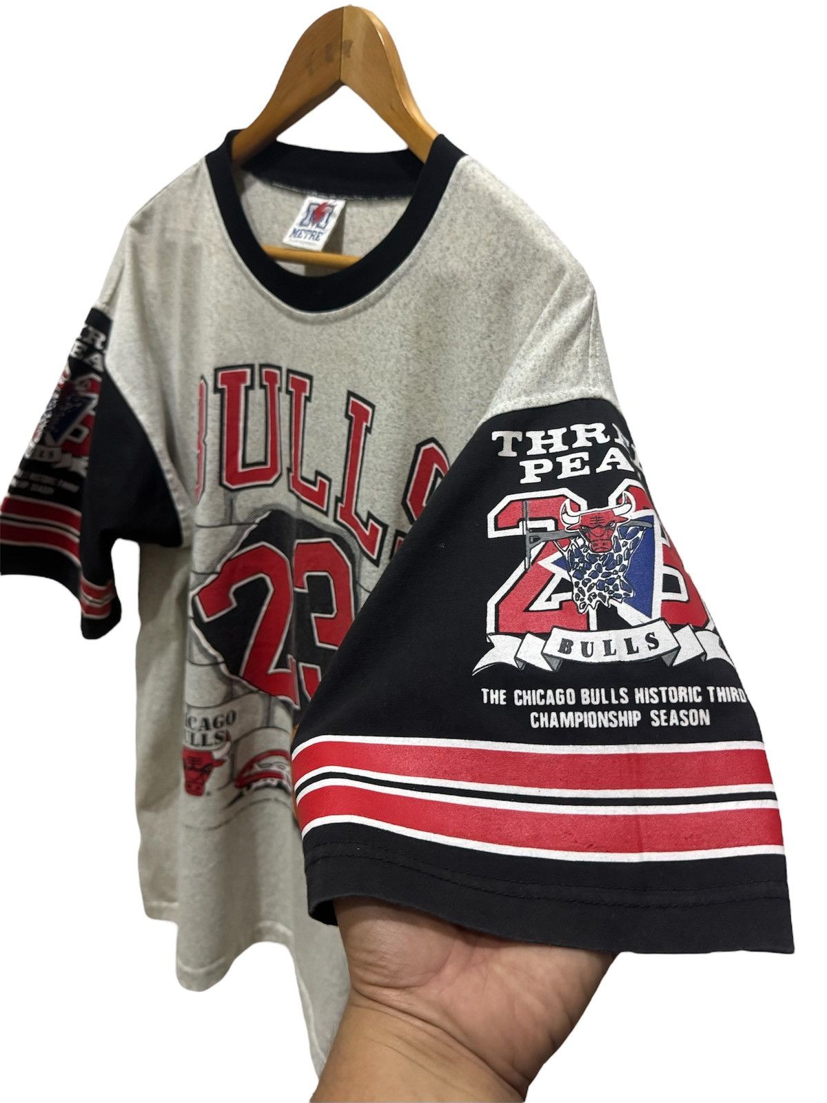 NBA × Vintage Vintage 90’s Chicago Bull Tee Size US L / EU 52-54 / 3 - 3 Thumbnail