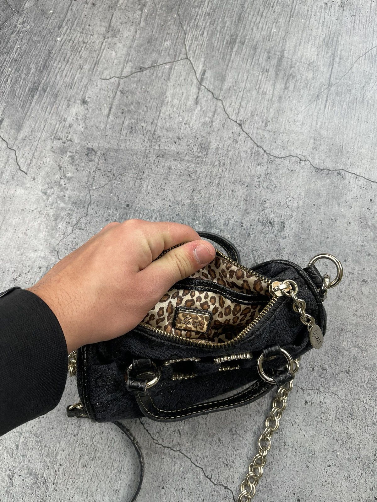 Guess × Vintage Vintage Y2k Guess Monogram Mini Bag 00s Avant Garde Size ONE SIZE - 4 Thumbnail