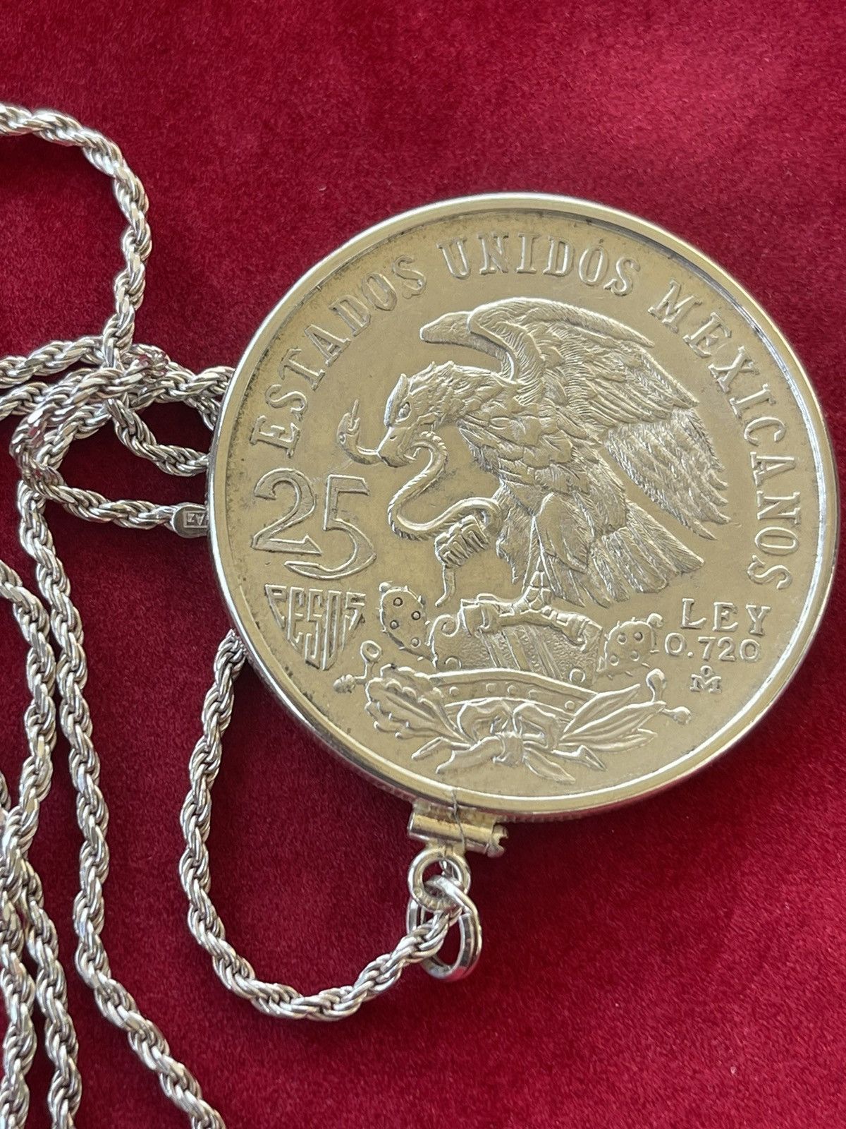 Designer Mexican silver coin pendant necklace Size ONE SIZE - 4 Thumbnail