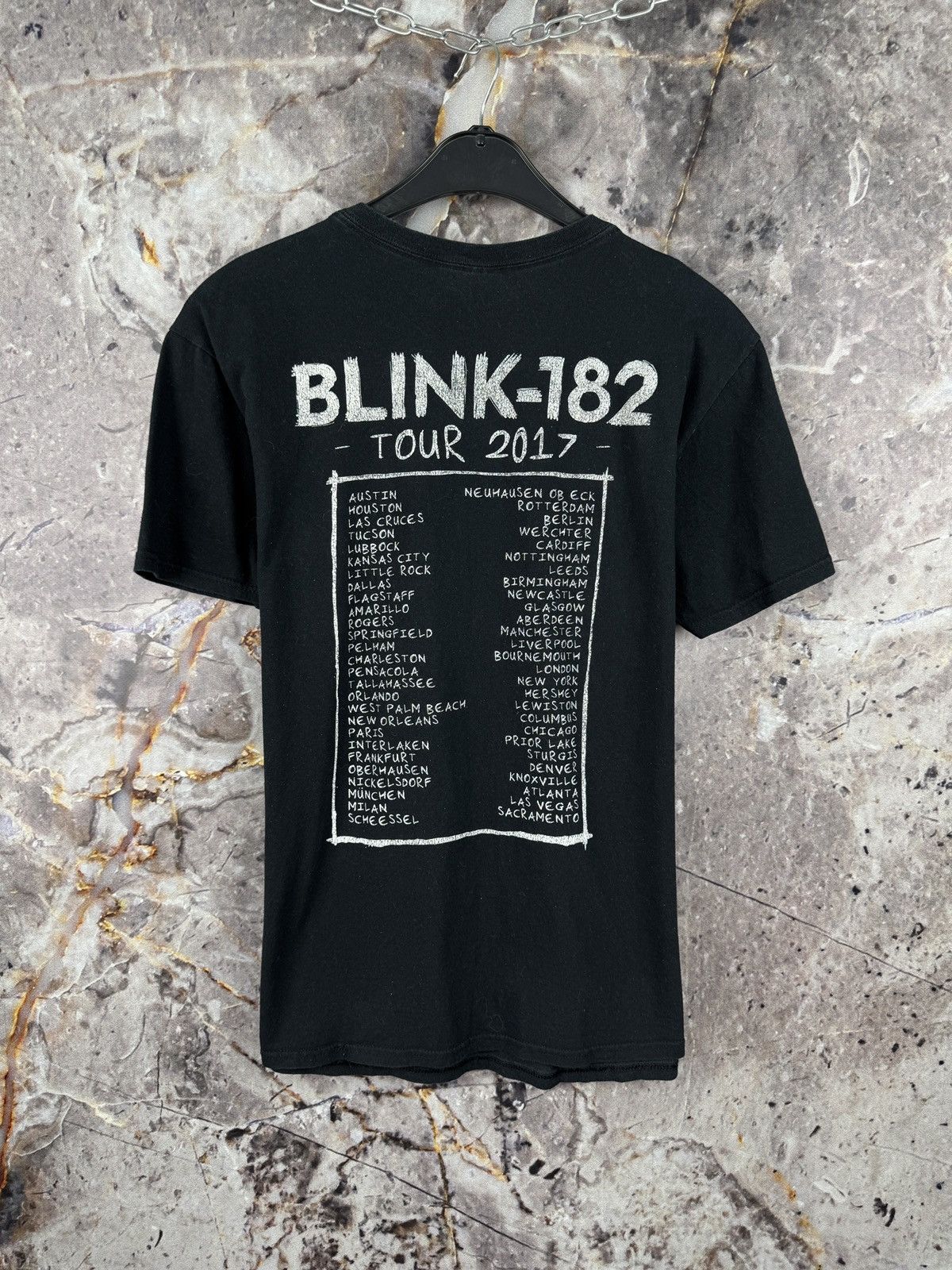 AC/DC × Iron Maiden × Metallica Men’s Blink-182 T-Shirt Tour 2017 Band Size Large Size US L / EU 52-54 / 3 - 9 Thumbnail