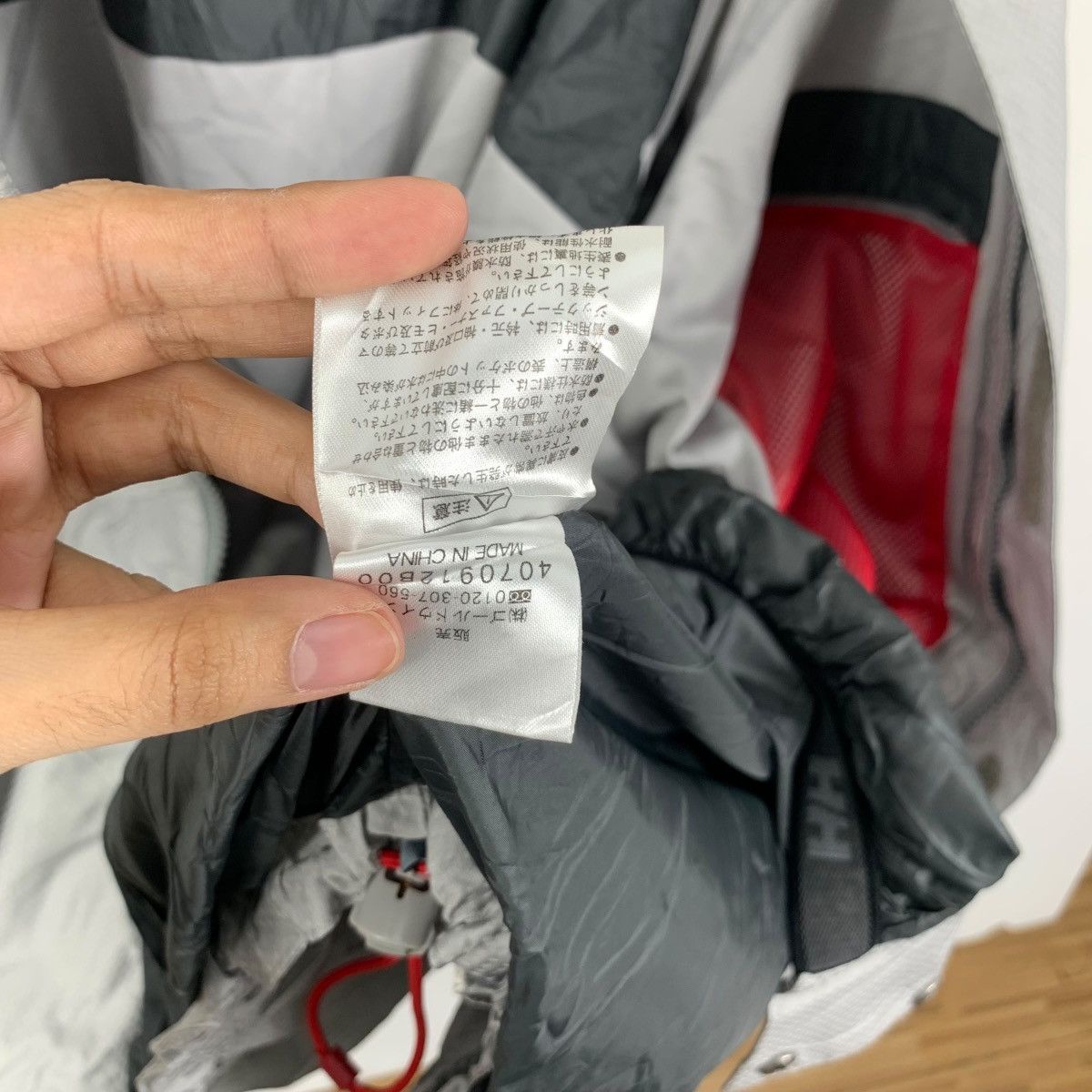 Helly Hansen Vintage HELLY HANSEN GORPCORE Technical Jacket Hoodie Size XL / US 12-14 / IT 48-50 - 12 Thumbnail