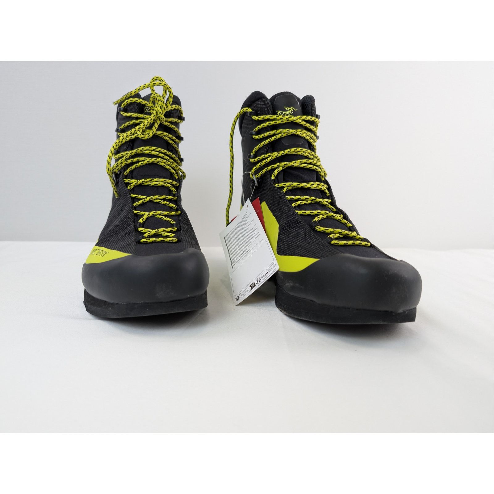 Arc'teryx o1rshd1 Acrux LT GTX mountaineering boots in black/yellow Size US 13 / EU 46 - 5 Thumbnail