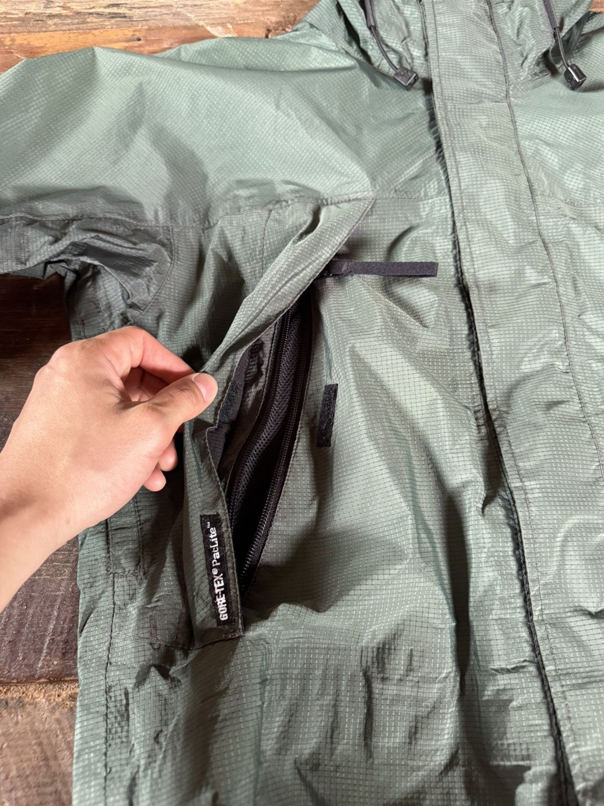 Mountain Hardwear Mountain Hardwear Gore Tex Paclite Jacket Size US M / EU 48-50 / 2 - 8 Thumbnail