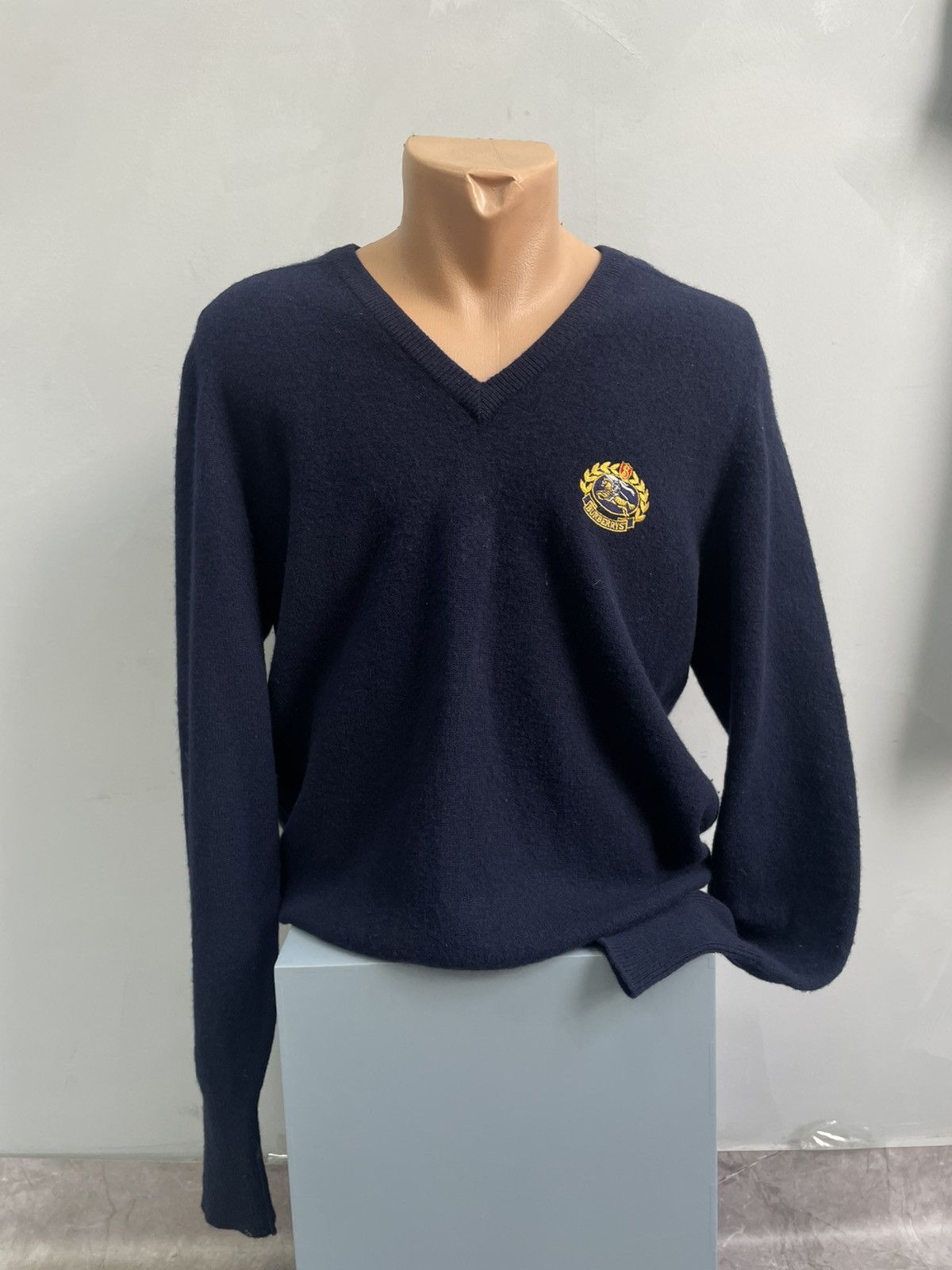 Burberry English classic Burberrys v neck wool sweater archive 2000s Size US M / EU 48-50 / 2 - 1 Thumbnail