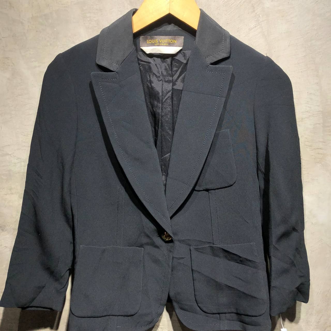 Louis Vuitton Louis Vuitton Gold button Uniform blazer Size XS / US 0-2 / IT 36-38 - 2 Thumbnail