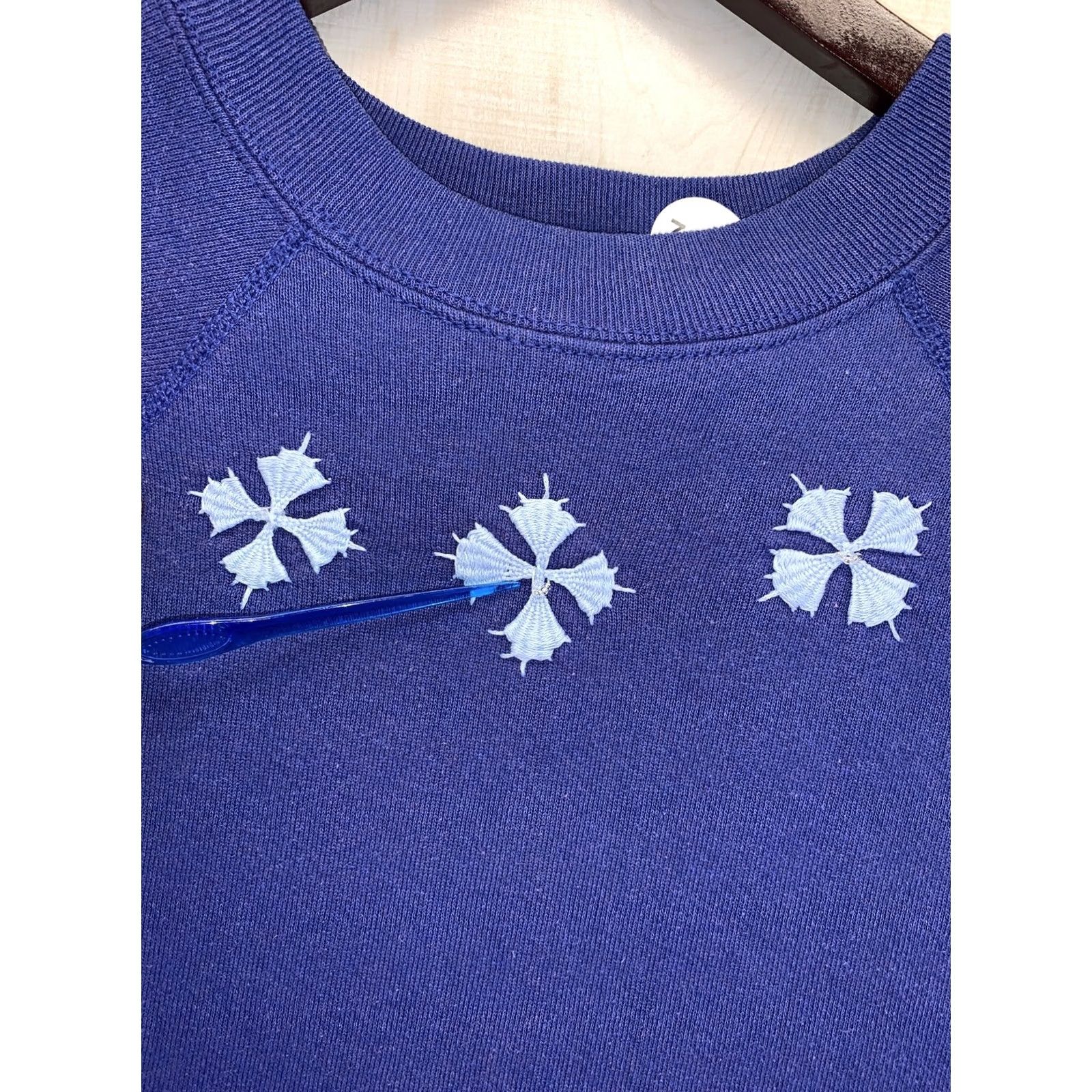 Tultex VINTAGE Tultex Snowflake Embroidered Blue Womens Sweatshirt 1990s Made in USA Size L Size L / US 10 / IT 46 - 7 Thumbnail