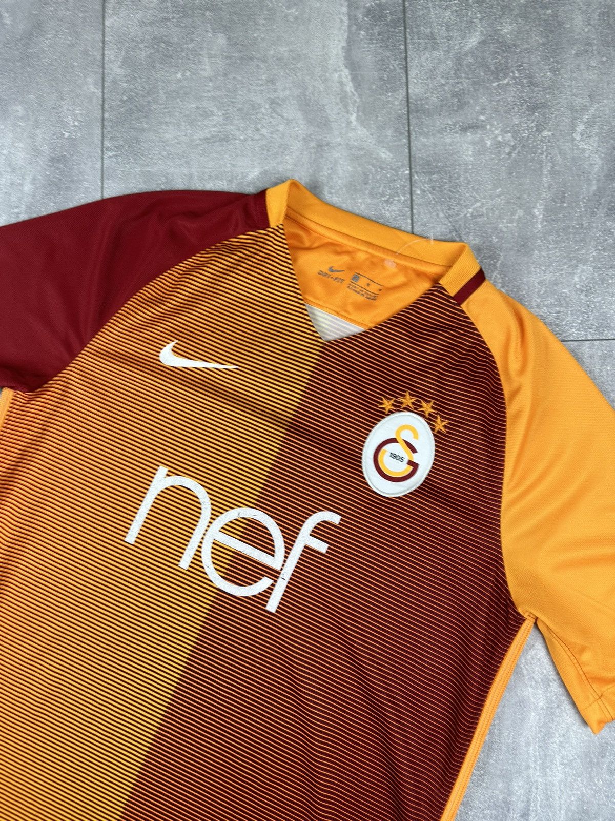 Nike Nike Galatasaray 2016/17 Home Soccer Jersey Size US M / EU 48-50 / 2 - 6 Thumbnail