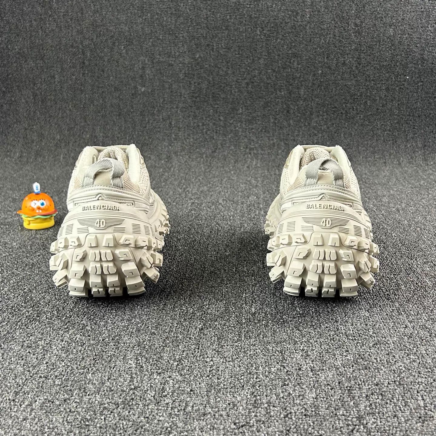 Balenciaga Balenciaga Gray Tire Shoes EU40 Near Mint OG Box/Extras Size US 10 / EU 43 - 5 Thumbnail