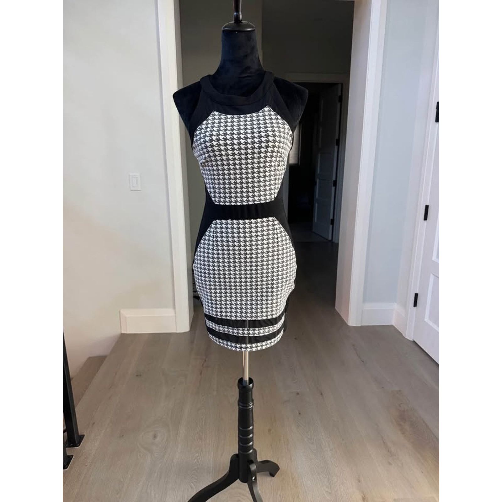 Other Stunning Black and White Mesh Accented Dress - Size S Size S / US 4 / IT 40 - 1 Thumbnail