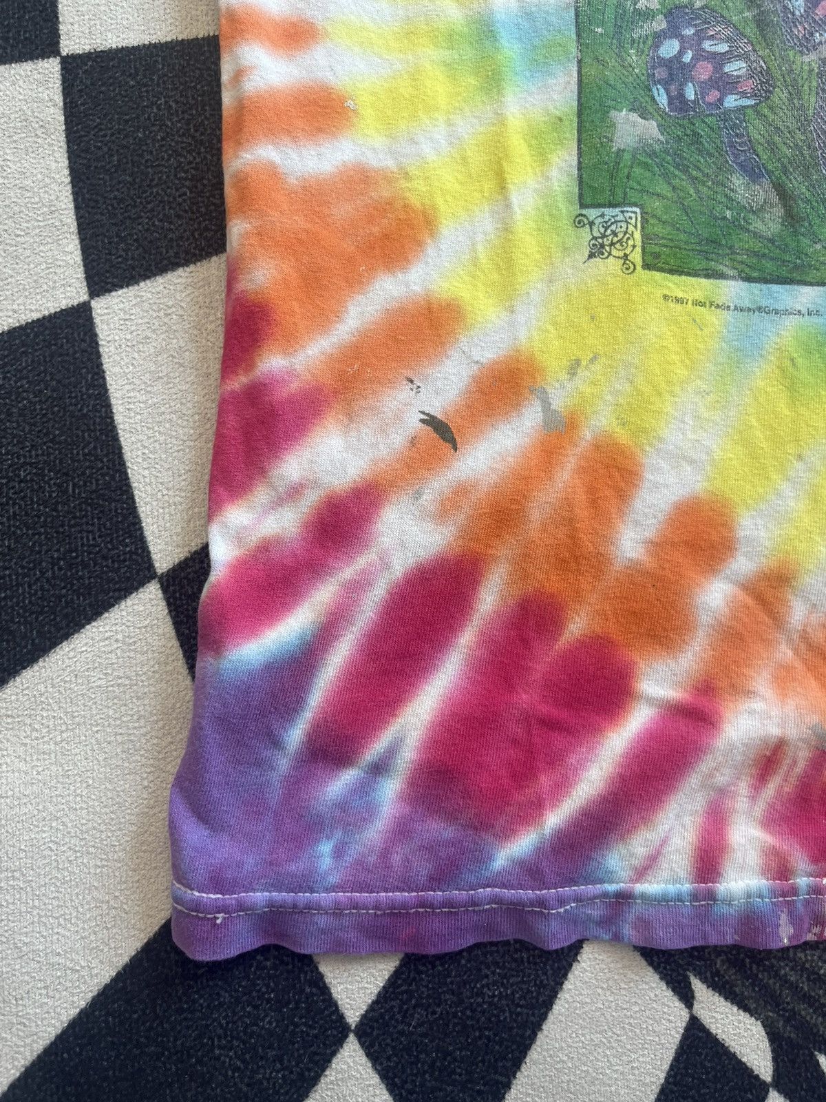Arts & Science Vintage Alice In Wonderland 1997’s tie dye Very worn Tshirt Size US XL / EU 56 / 4 - 10 Thumbnail