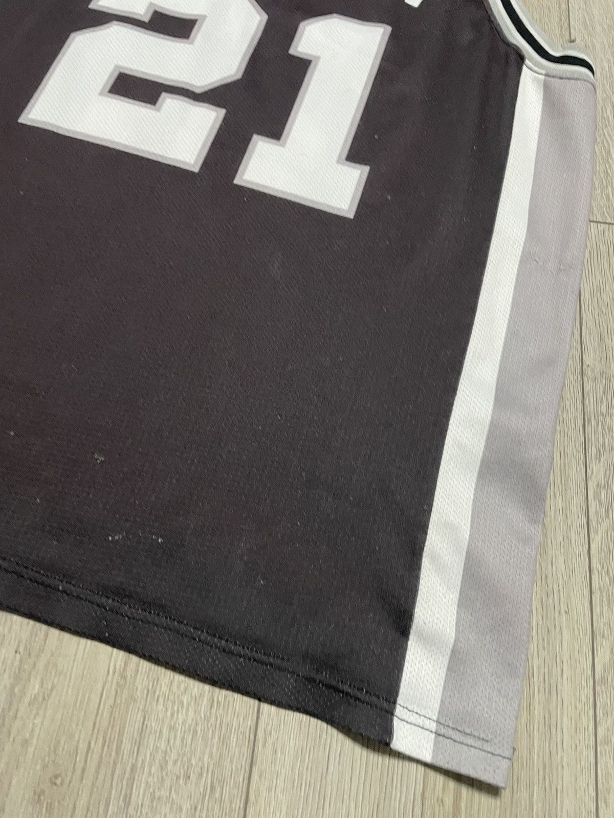 Champion × NBA × Vintage Vintage 1998 San Antonio Spurs Dunkan 21 Champion Jersey Kit Size US XL / EU 56 / 4 - 21 Thumbnail