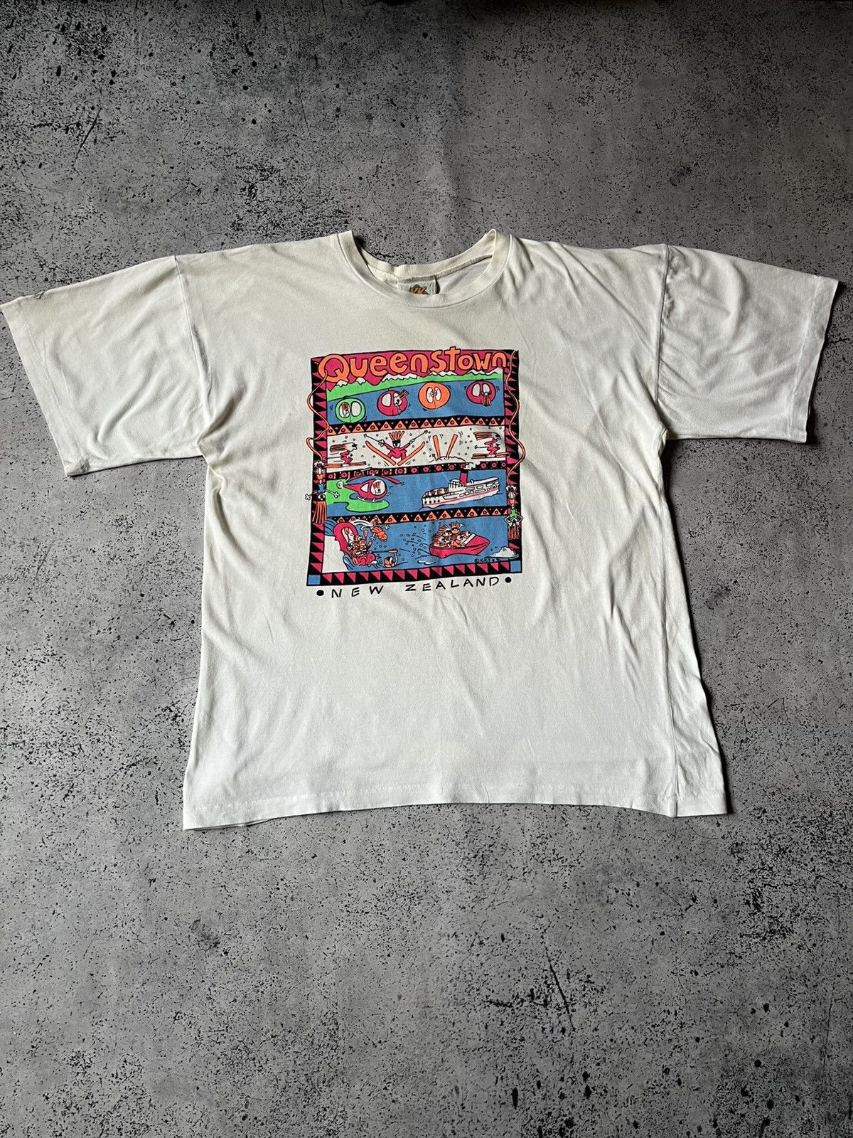 Band Tees 1991 Queenstown New Zealand Single Stitch T-shirt Graphic Tee Size US XXL / EU 58 / 5 - 1 Thumbnail