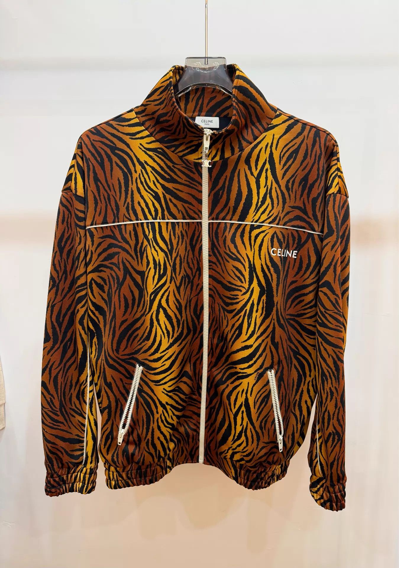 Celine Celine allover leopard logo longsleeve jacket L new Size US L / EU 52-54 / 3 - 1 Thumbnail