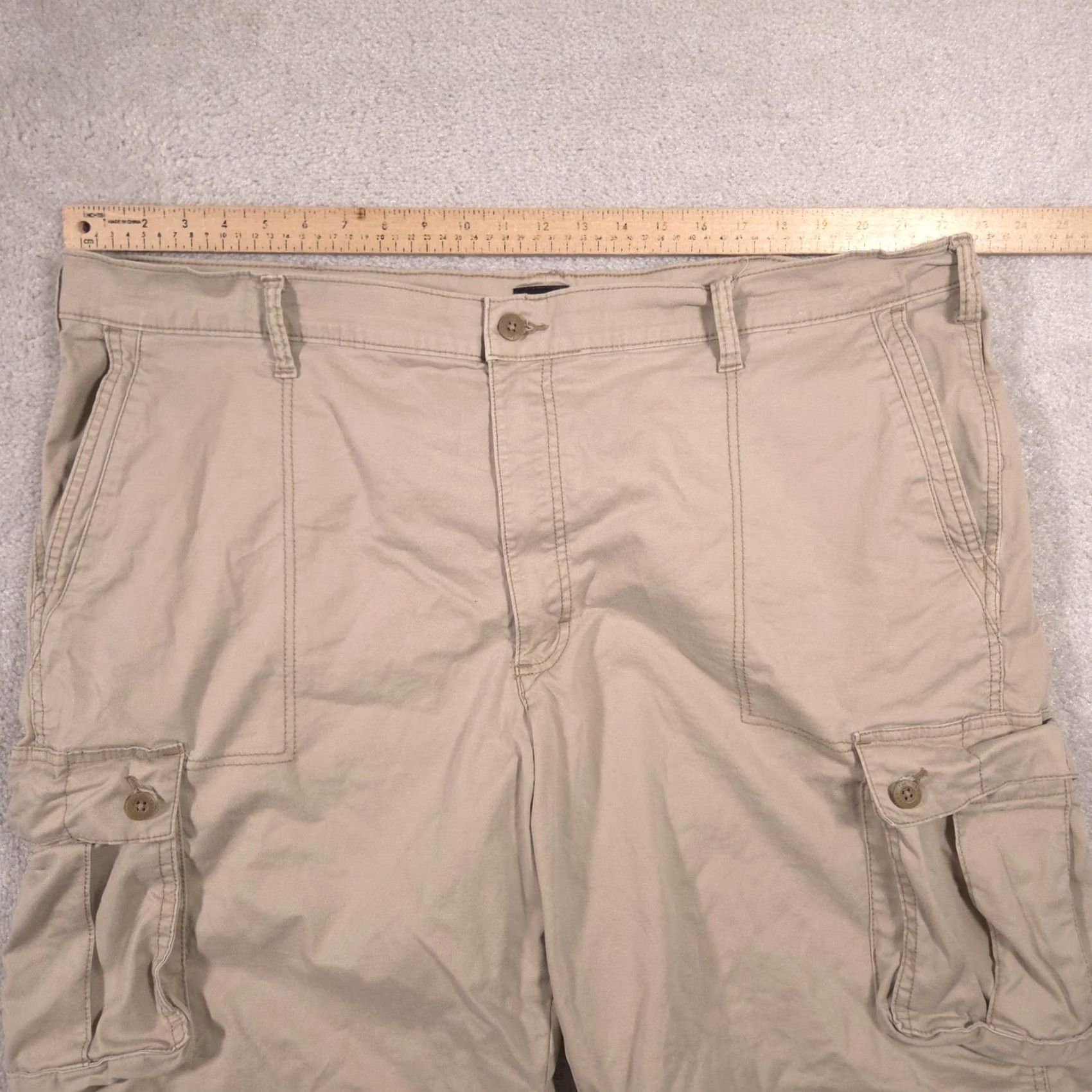 Lee Lee Cargo Shorts Mens 46 Beige Relaxed Fit Stretch Pockets 9 Inseam Size US 30 / EU 46 - 5 Thumbnail