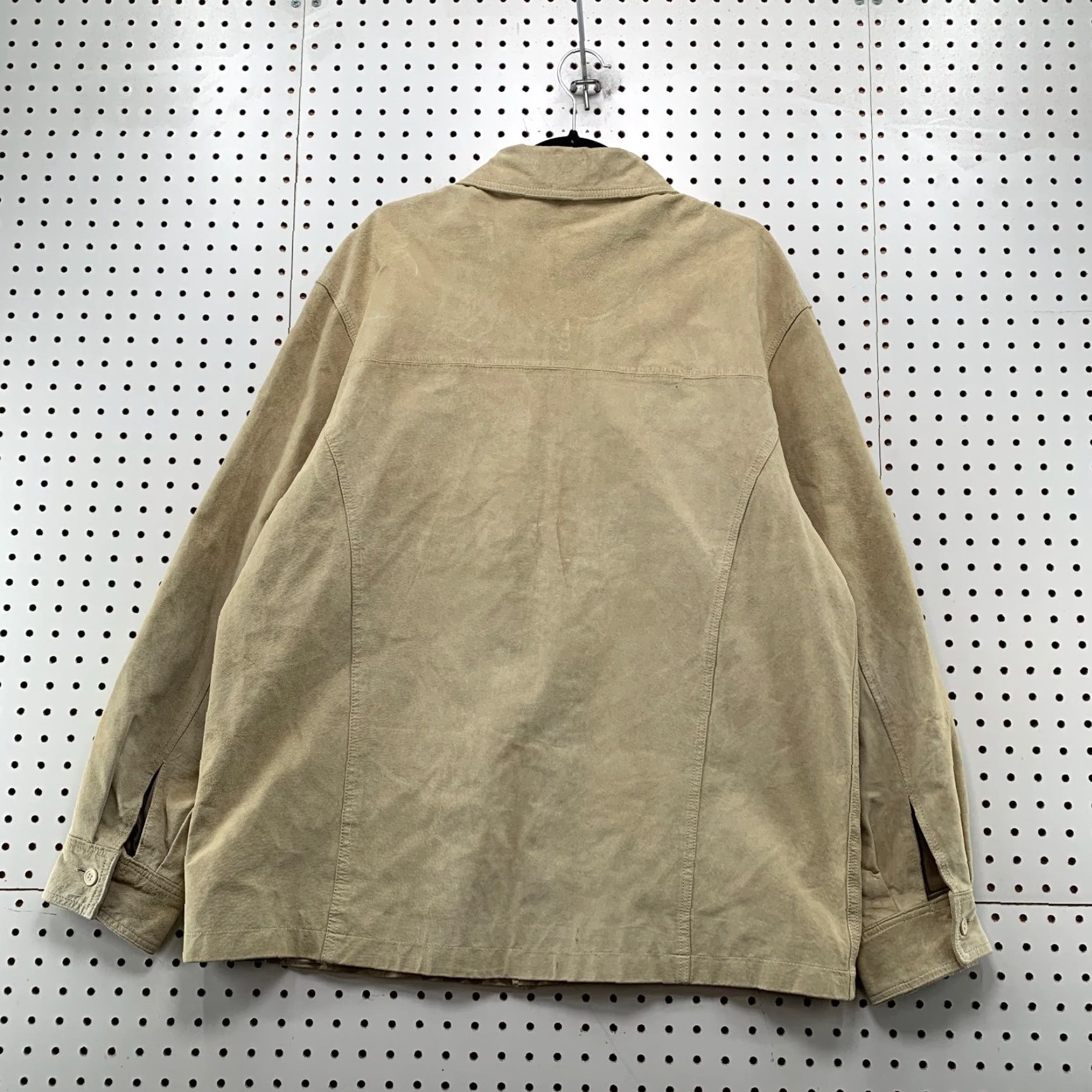 Croft & Barrow VINTAGE Croft & Barrow Suede Button Shirt Jacket Mens XL Beige Pockets Shack Shirt Button-Up Styles: Casual Size US XL / EU 56 / 4 - 2 Thumbnail