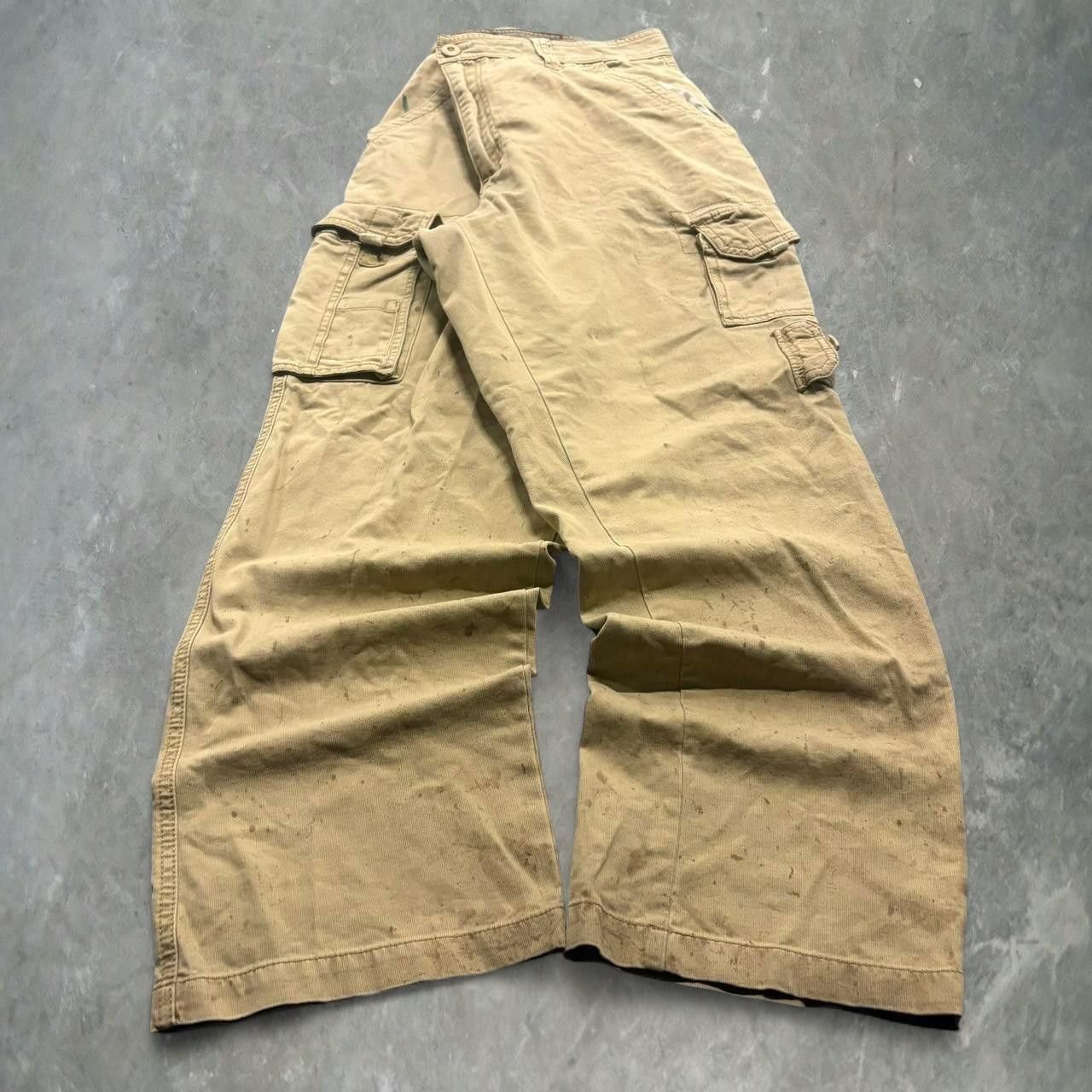 Vintage Crazy Vintage Y2K 2000s Baggy Khaki Cargo pants with minor staining! Size US 36 / EU 52 - 1 Thumbnail
