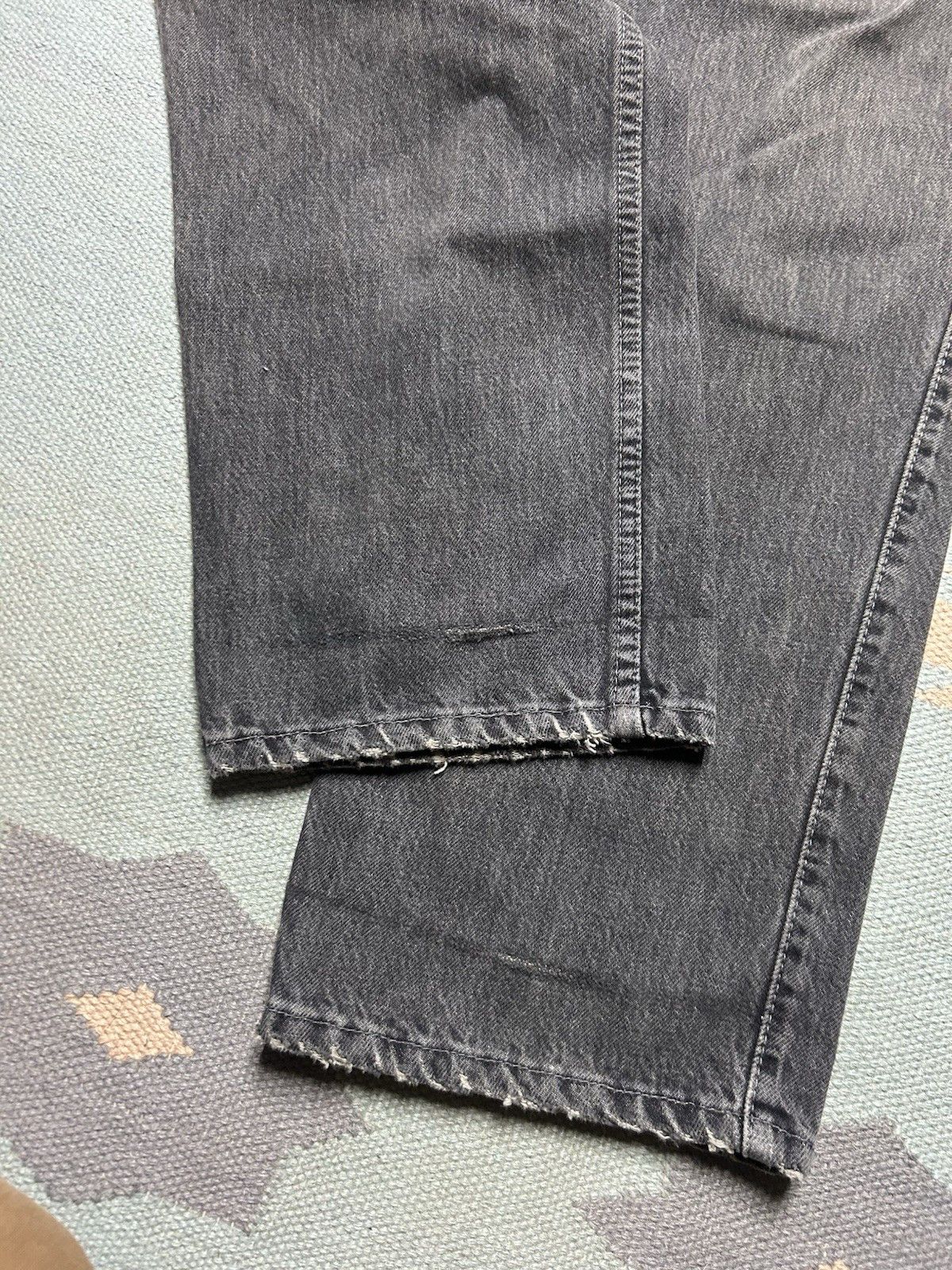 Vintage Vtg 90s Levi’s 546 jeans distressed goth grunge USA 36x30 Size US 36 / EU 52 - 6 Thumbnail