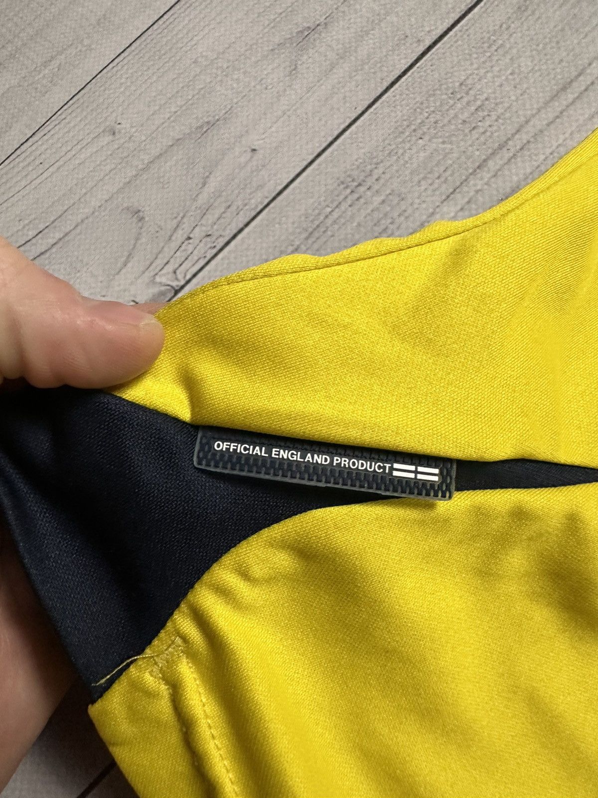 Umbro × Vintage Vintage England Umbro yellow soccer jersey Goalkeeper L rare Size US L / EU 52-54 / 3 - 6 Thumbnail