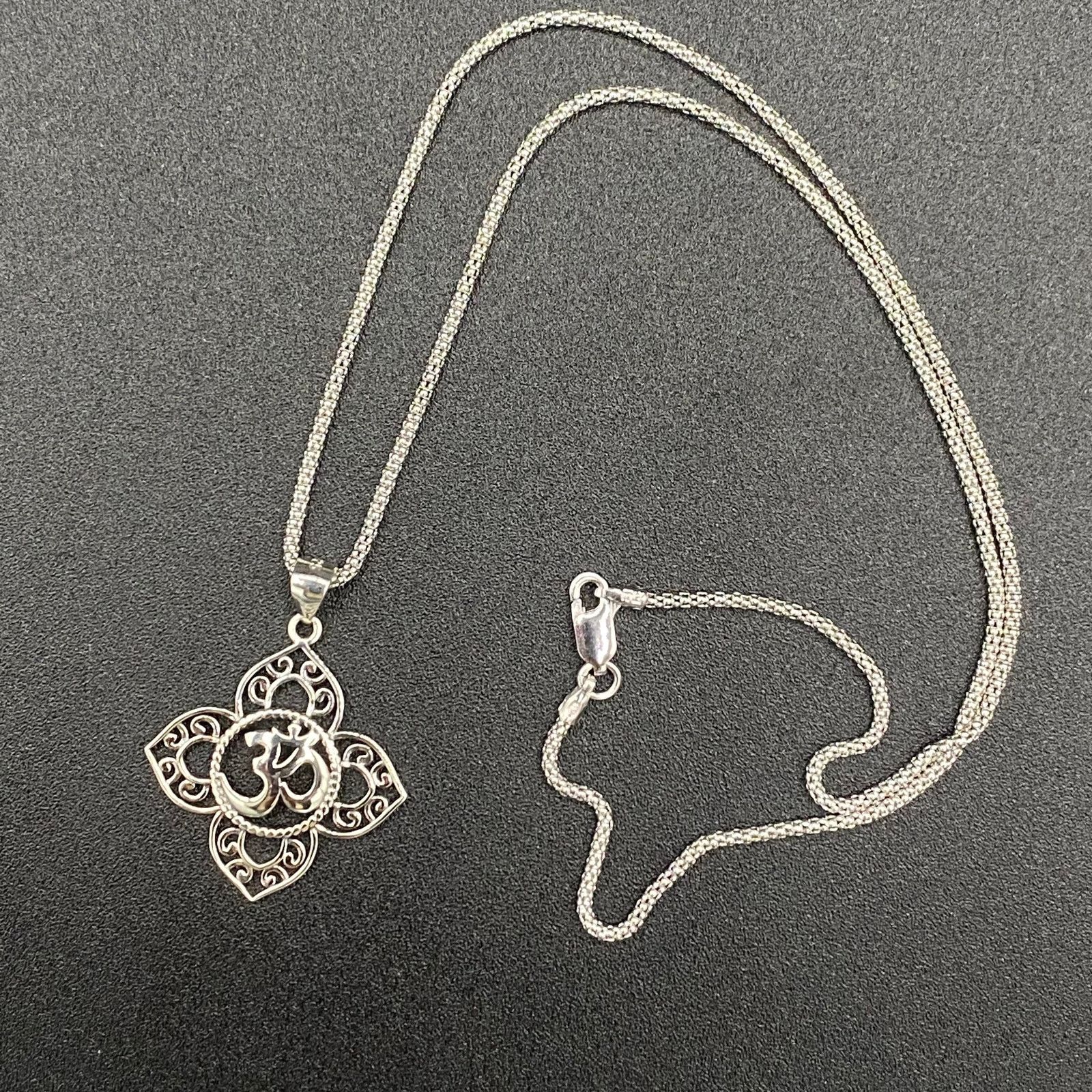 The Unbranded Brand Om Religious Symbols Sterling Silver Pendant Necklace Size ONE SIZE - 2 Thumbnail