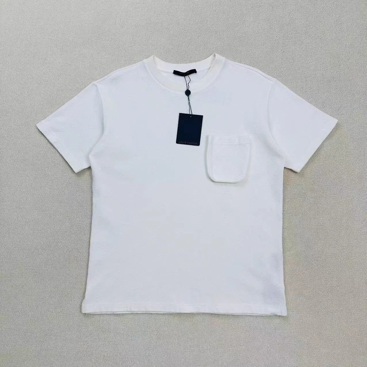 Louis Vuitton Louis Vuitton Monogram Pocket T-Shirt M WL2347 Size US M / EU 48-50 / 2 - 1 Thumbnail