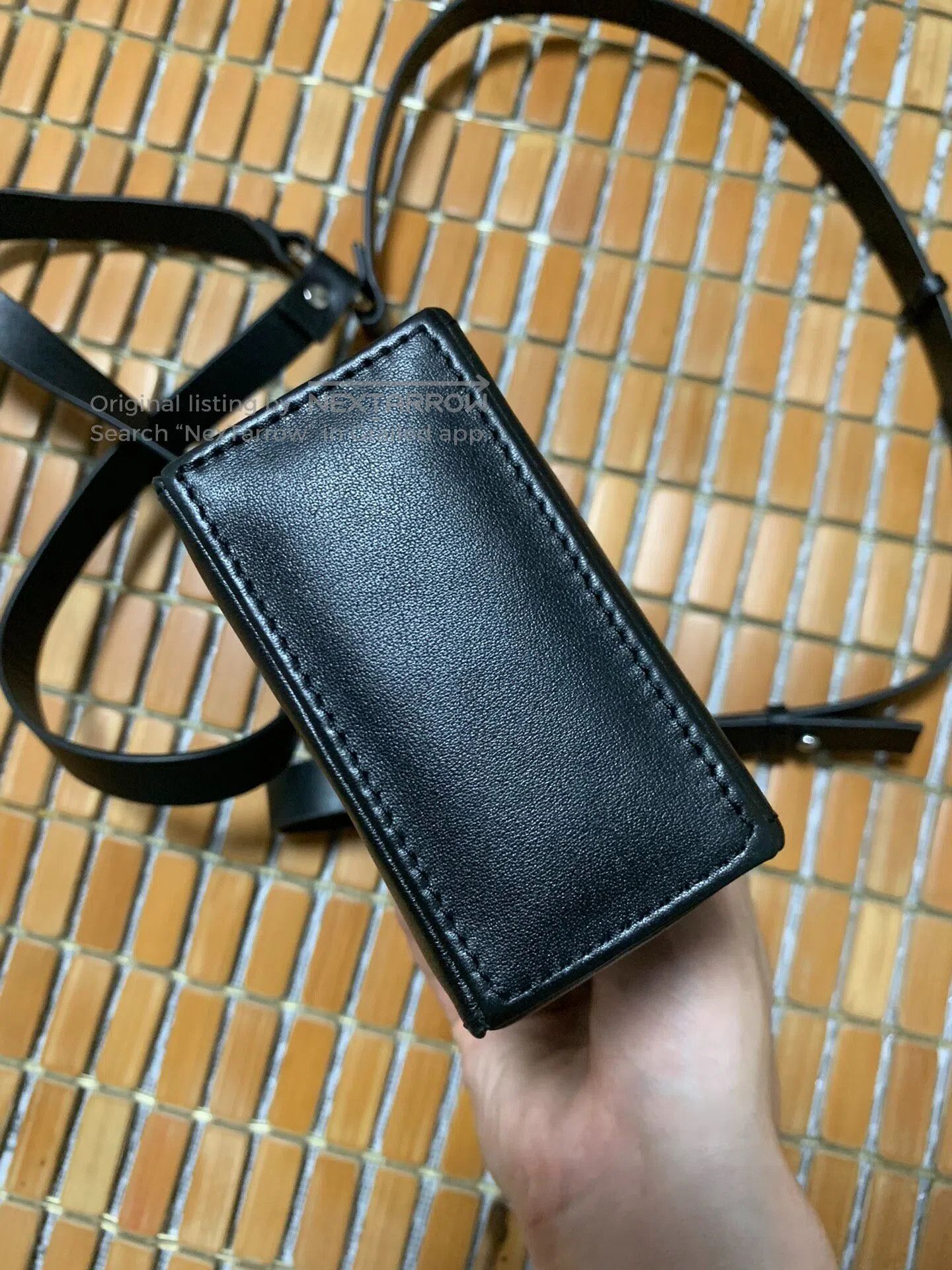 Heliot Emil Lock-Detail Leather Box Bag With Carabiner| in Black, Men's — image 5 of 6