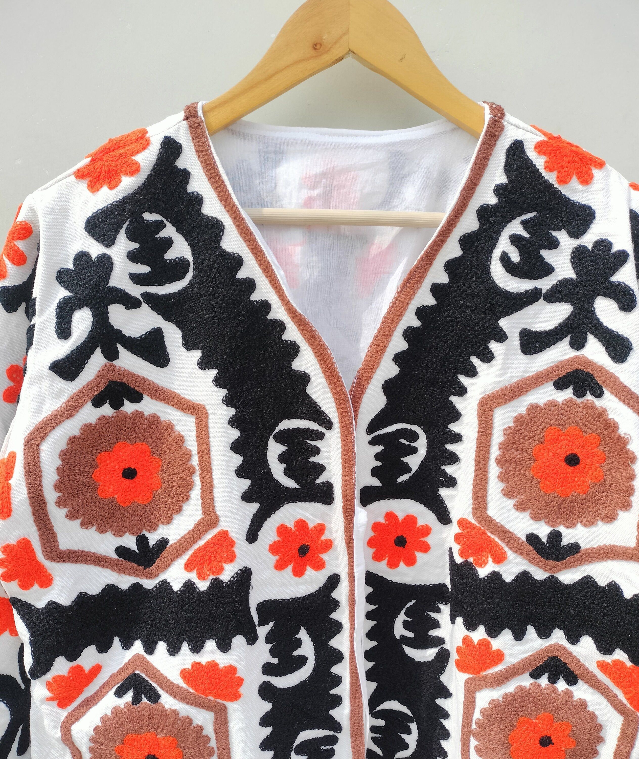 Vintage Suzani Embroidery Jacket Handmade Quilted Jacket Vintage Size M / US 6-8 / IT 42-44 - 2 Thumbnail
