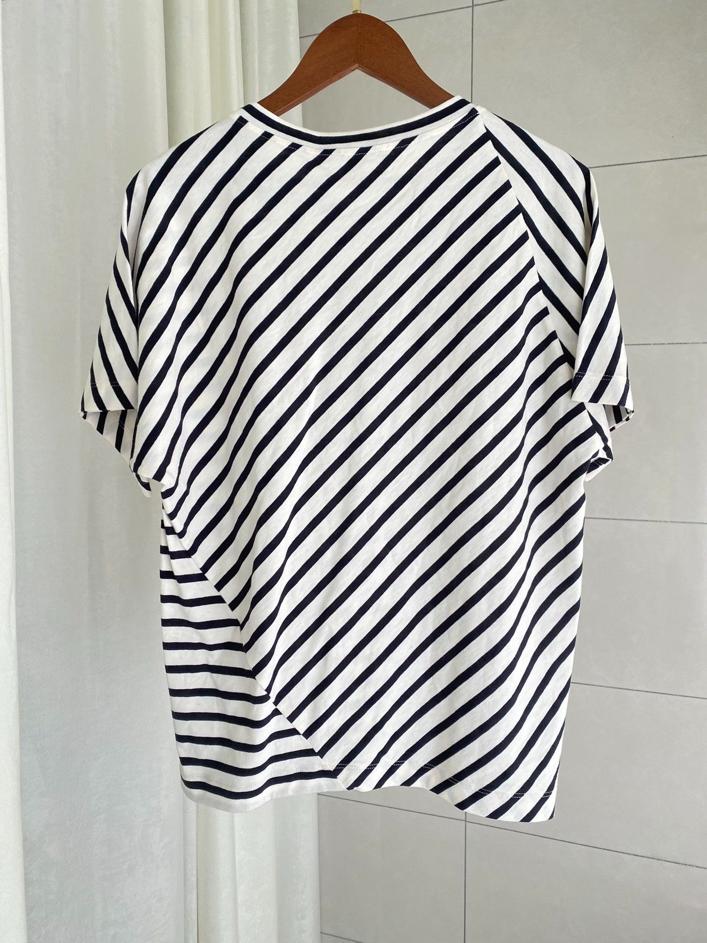 Dior Christian Dior 2025 Asymmetric Stripe Logo T-shirt Size US S / EU 44-46 / 1 - 2 Thumbnail