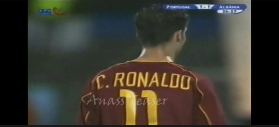 Nike Portugal 2003 Home Player Issue Ronaldo Debut Size US M / EU 48-50 / 2 - 4 Thumbnail
