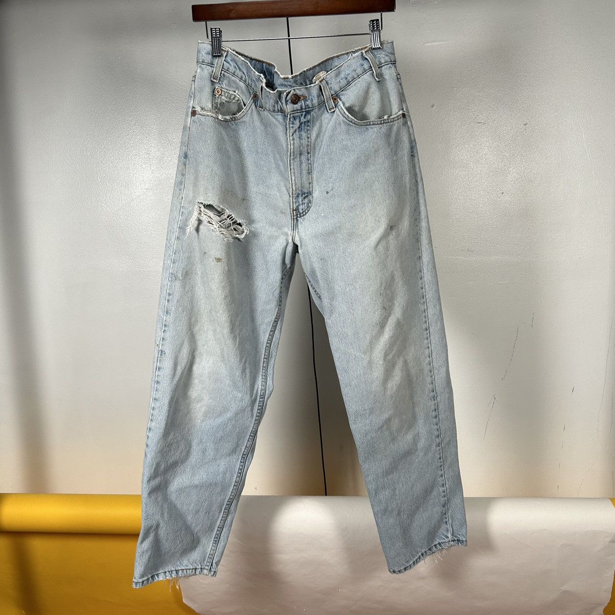 Vintage Vintage Levi’s 550 orange tab distressed jeans Size US 35 - 1 Preview