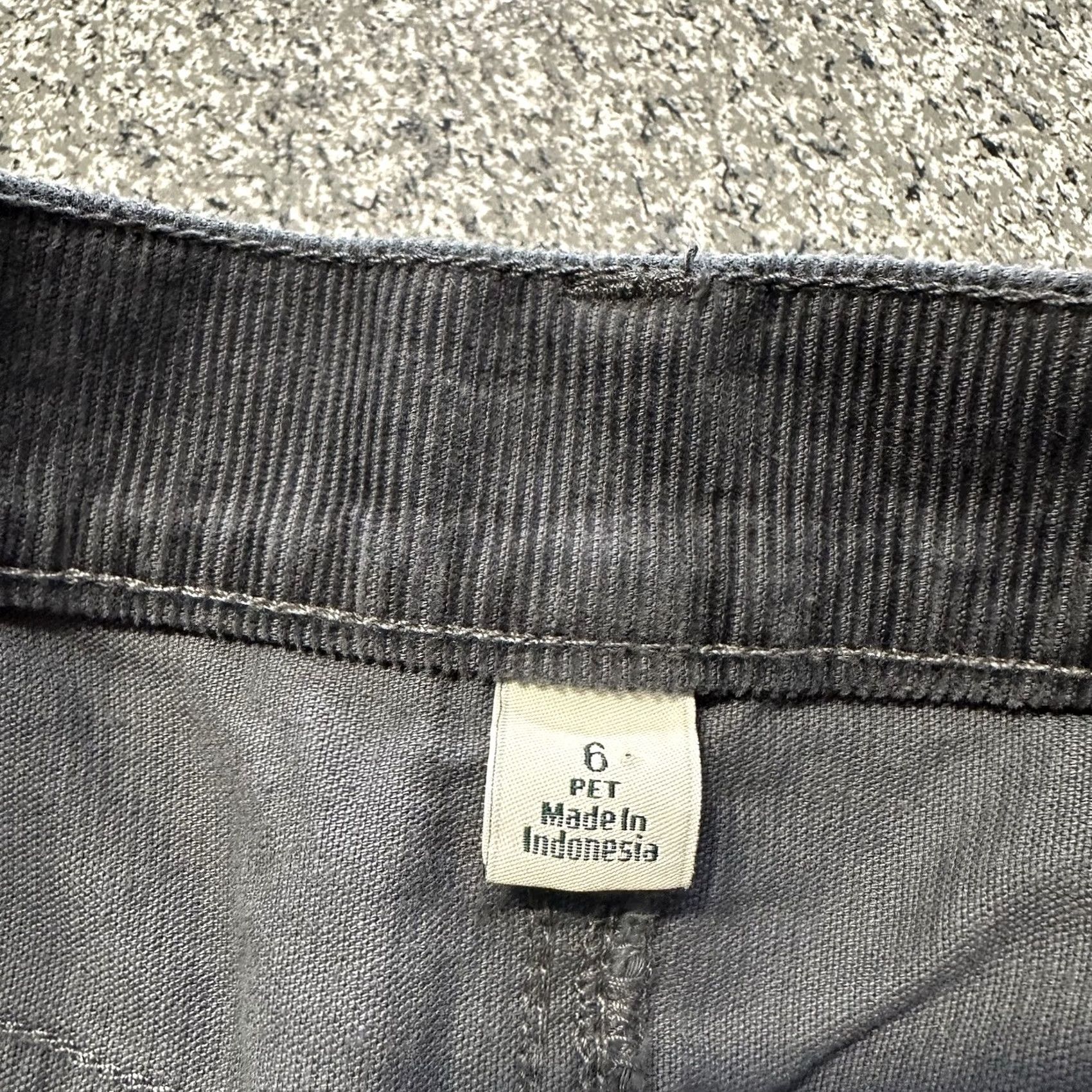 Vintage L.L. Bean Pants Womens 6P 28x27 Corduroy Straight Leg Mid Rise BeanFlex Stretch Pants Clothing Womens 6P Gray Corduroy Straight Rise 28x27 Stretch Size 28" / US 6 / IT 42 - 4 Thumbnail