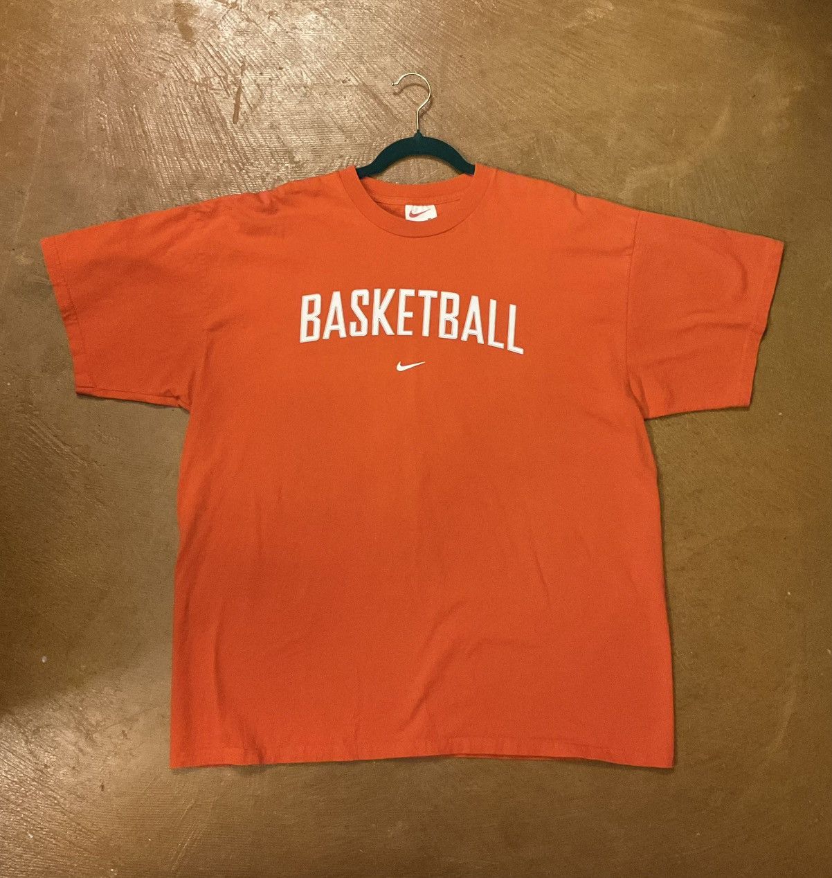 Nike Vintage Nike Basketball T-Shirt | 90s Sportswear Tee Size US XL / EU 56 / 4 - 1 Thumbnail