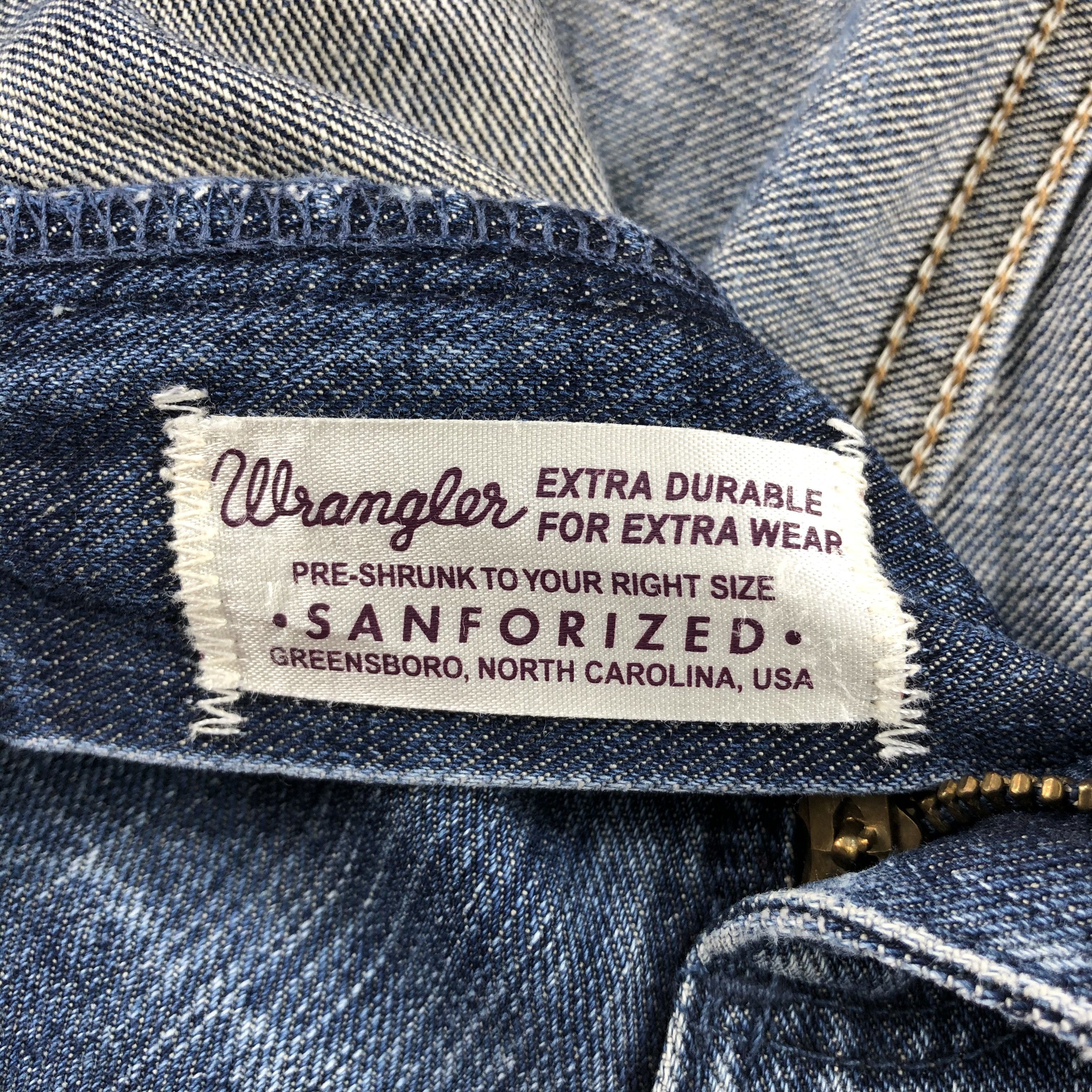 Vintage Vintage Blue Wash Wrangler Jeans-J1891 Size US 35 - 14 Thumbnail
