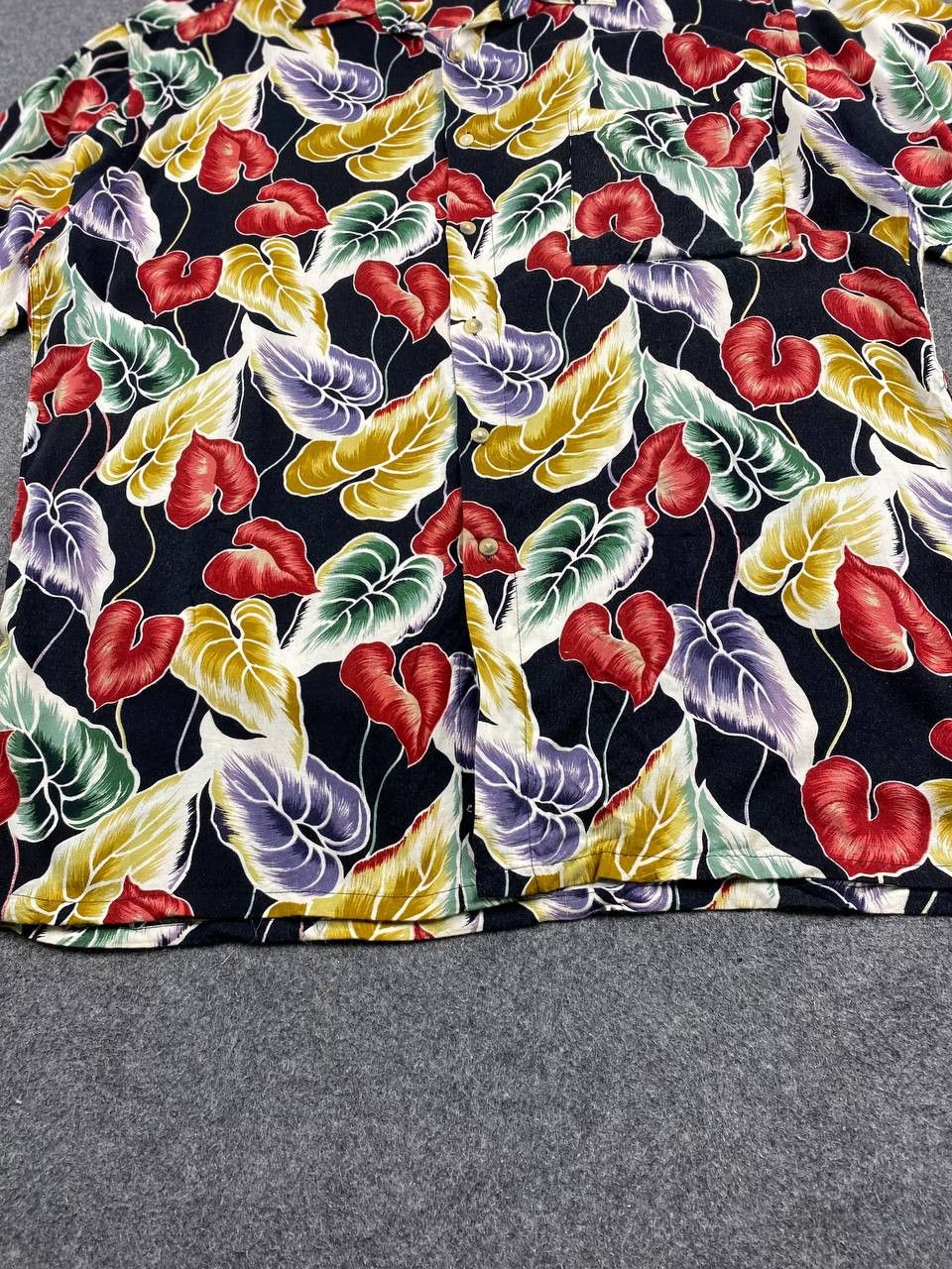 Pierre Cardin vintage piere cardin 100 rayon hawaiian shirt nice design Size US L / EU 52-54 / 3 - 7 Thumbnail