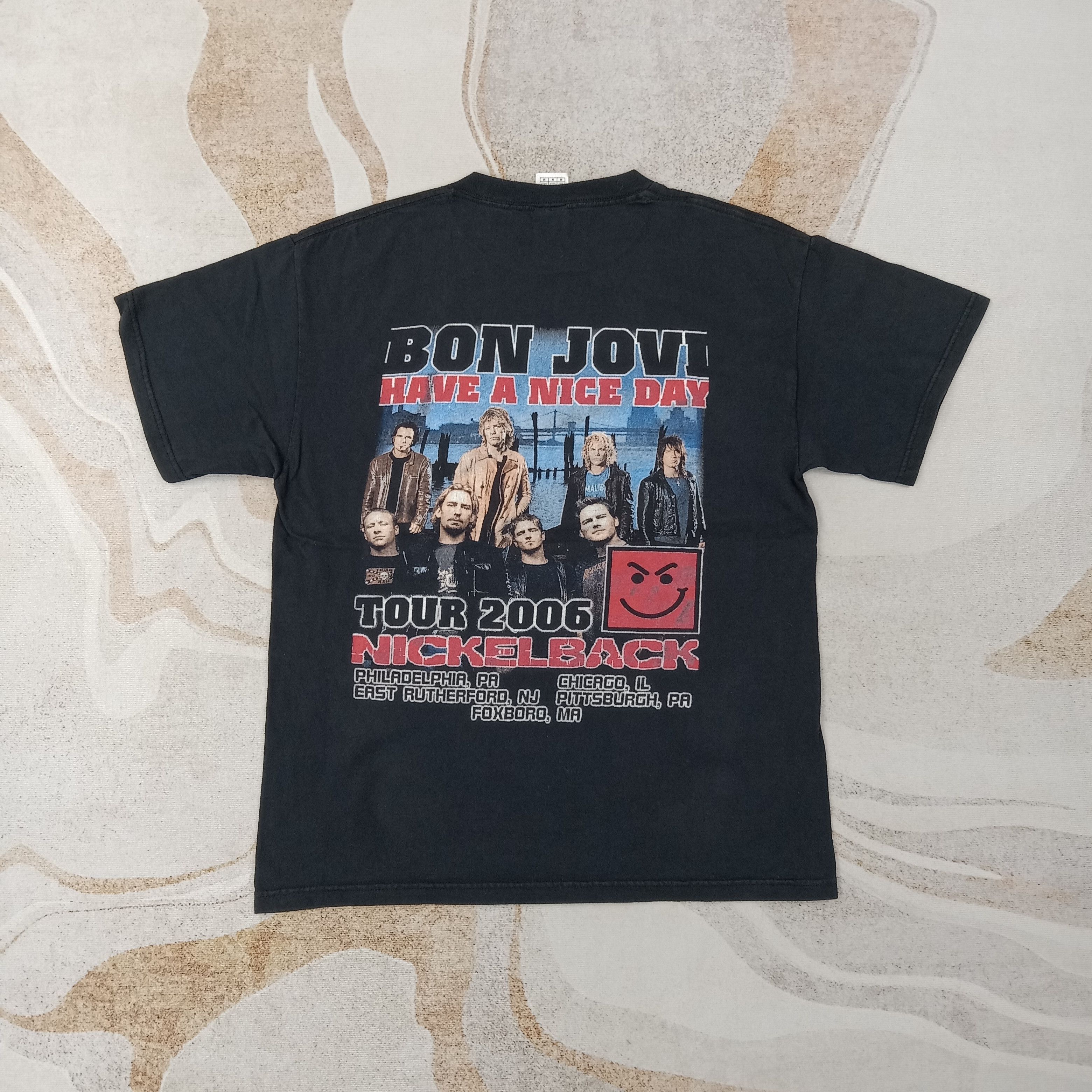 Band Tees Bon Jovi Nickelback Band Tour Tshirt C259N71 Size US L / EU 52-54 / 3 - 1 Thumbnail