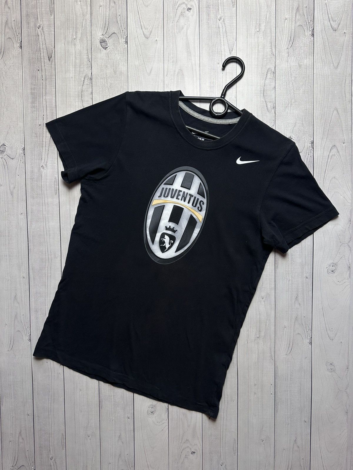 Nike × Vintage Vintage Nike Juventus logo soccer tee size M Juve Size US M / EU 48-50 / 2 - 1 Thumbnail