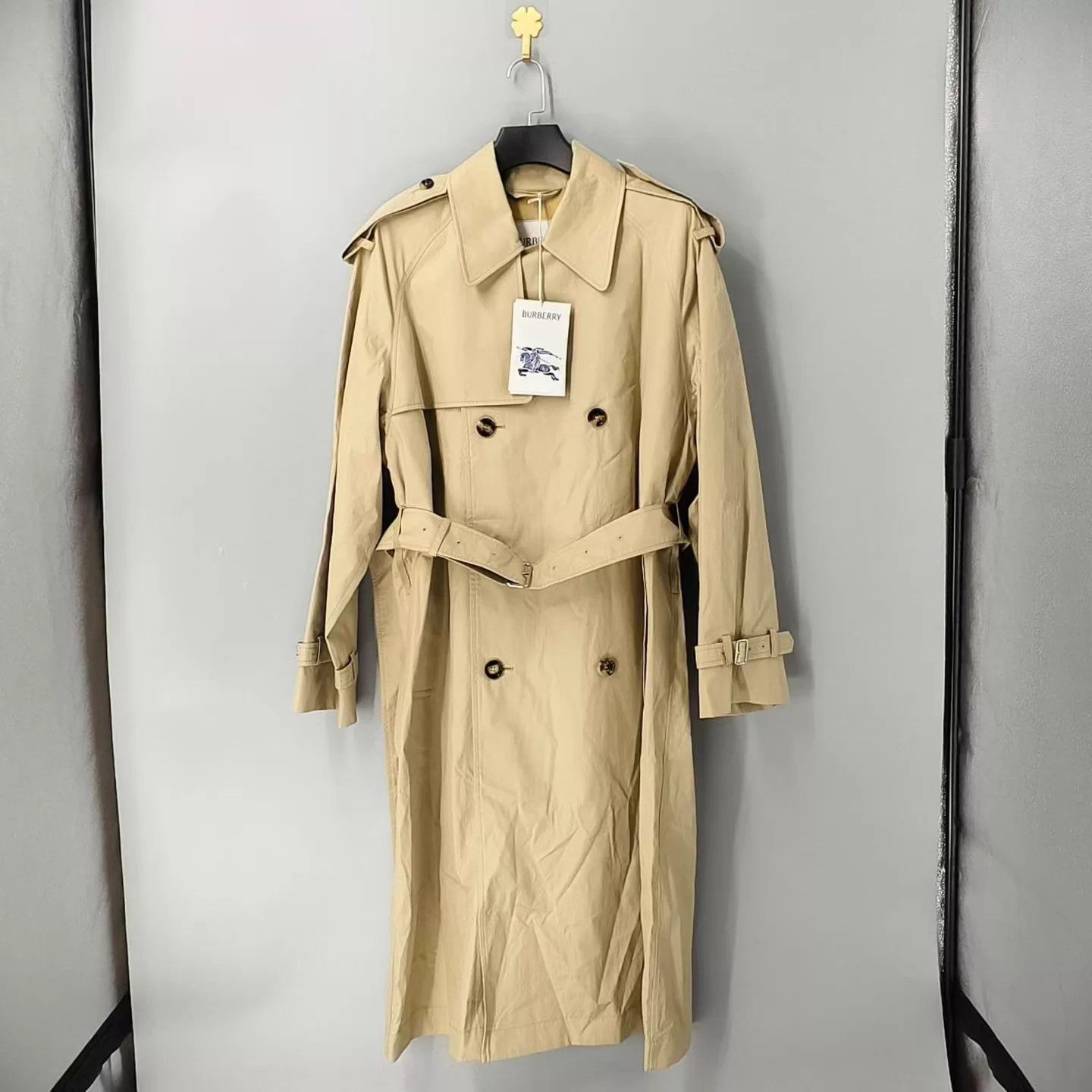 Burberry Burberry Double-Breasted Notch Lapel Coat Beige 50 Size US M / EU 48-50 / 2 - 1 Thumbnail