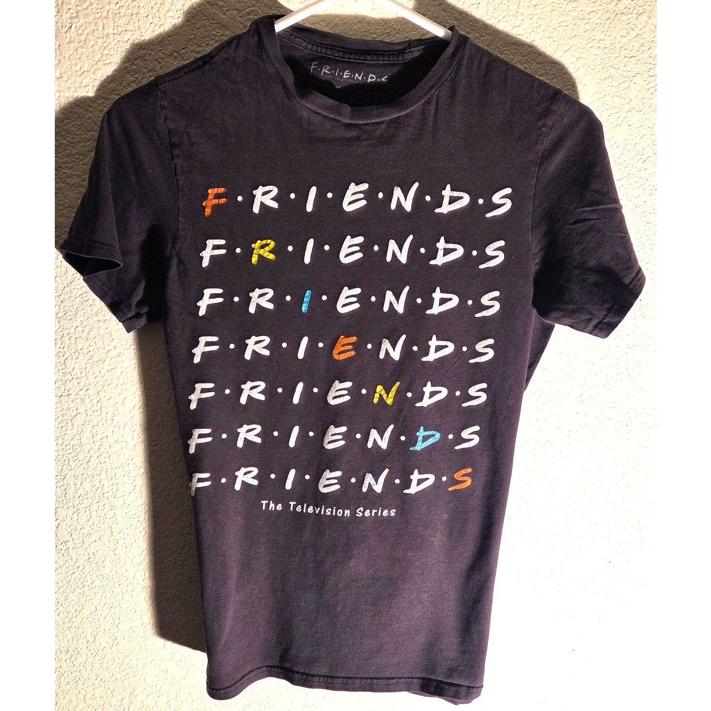 Amongst Friends Vintage Black F.R.I.E.N.D.S T-Shirt - Women's Small Size S / US 4 / IT 40 - 1 Thumbnail