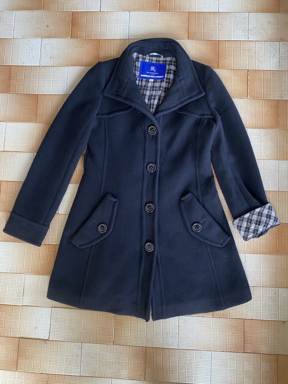 Burberry Vintage burberry jacket Size XS / US 0-2 / IT 36-38 - 2 Thumbnail
