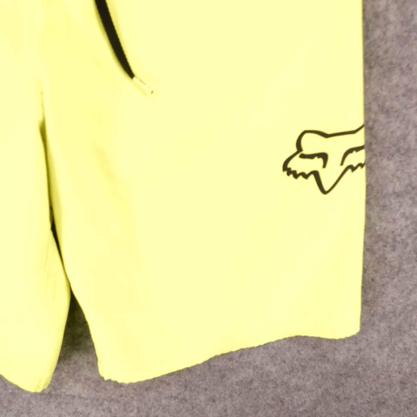Vintage Fox Head Board Shorts Mens 27 Yellow Drawstring Pockets | 100% Polyester | Above-the-Knee | Regular Size Size US 27 - 4 Thumbnail