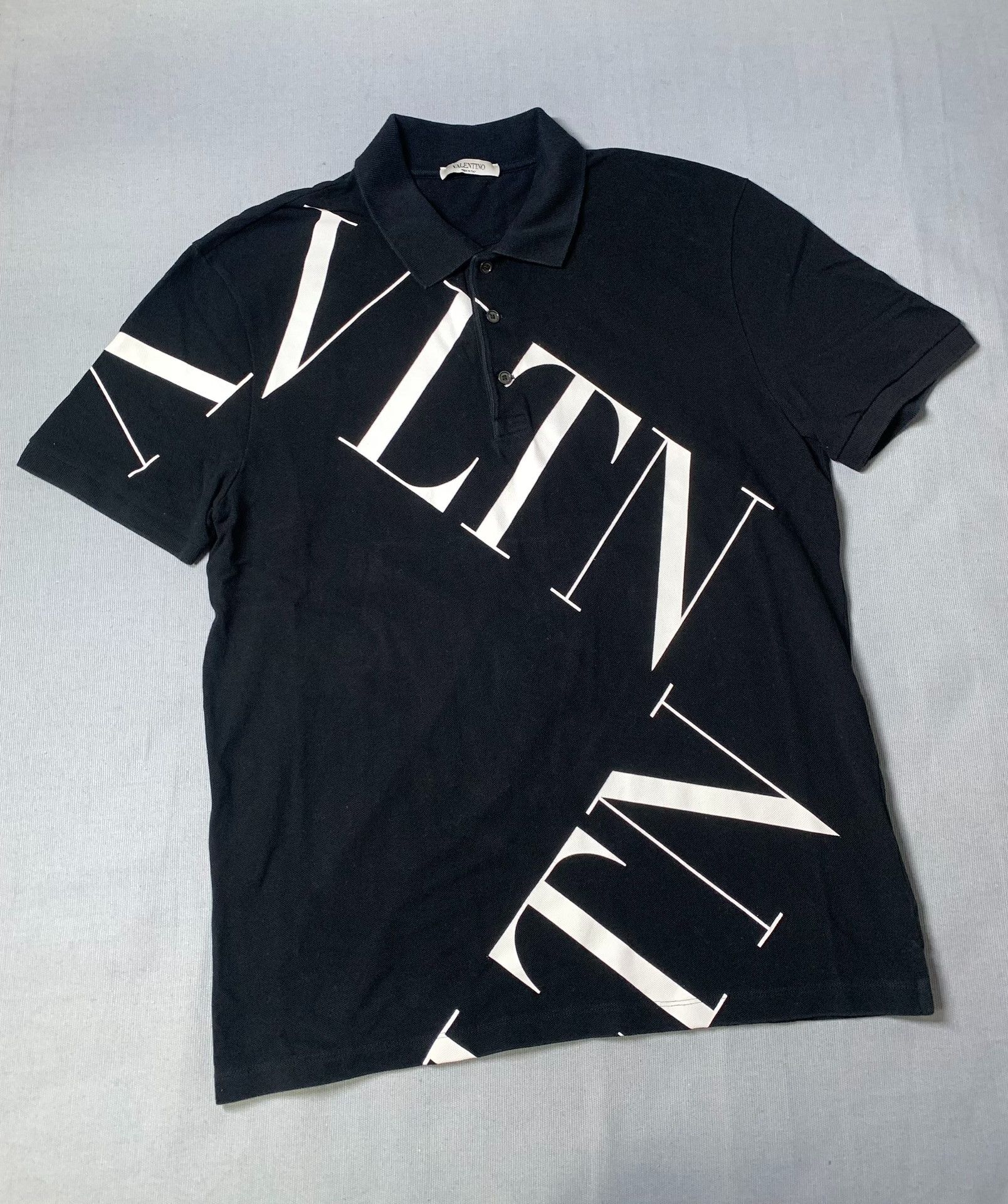 Valentino Valentino Offset Logo Print Polo Shirt Size US L / EU 52-54 / 3 - 1 Thumbnail
