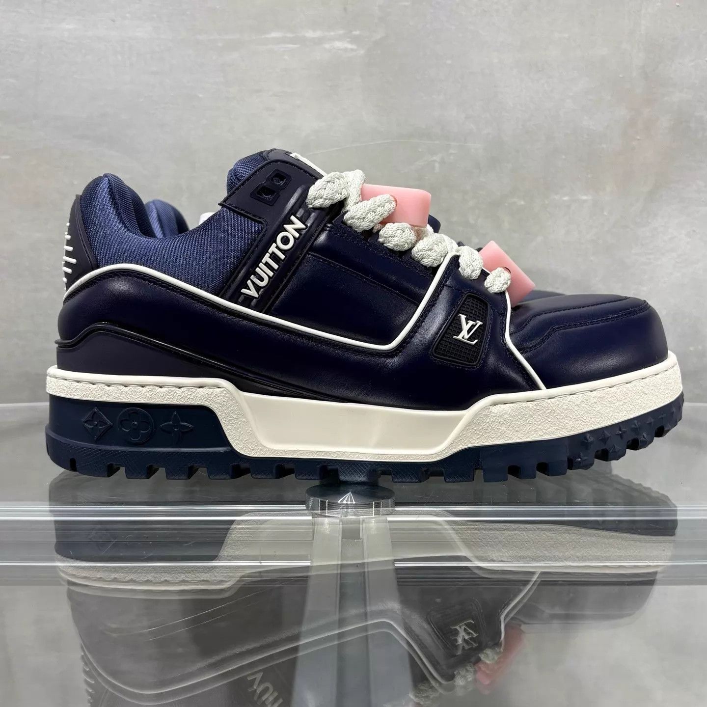 Louis Vuitton LV Trainer Maxi Blue Valentine's Day UK7 41 Size US 8 / EU 41 - 4 Thumbnail