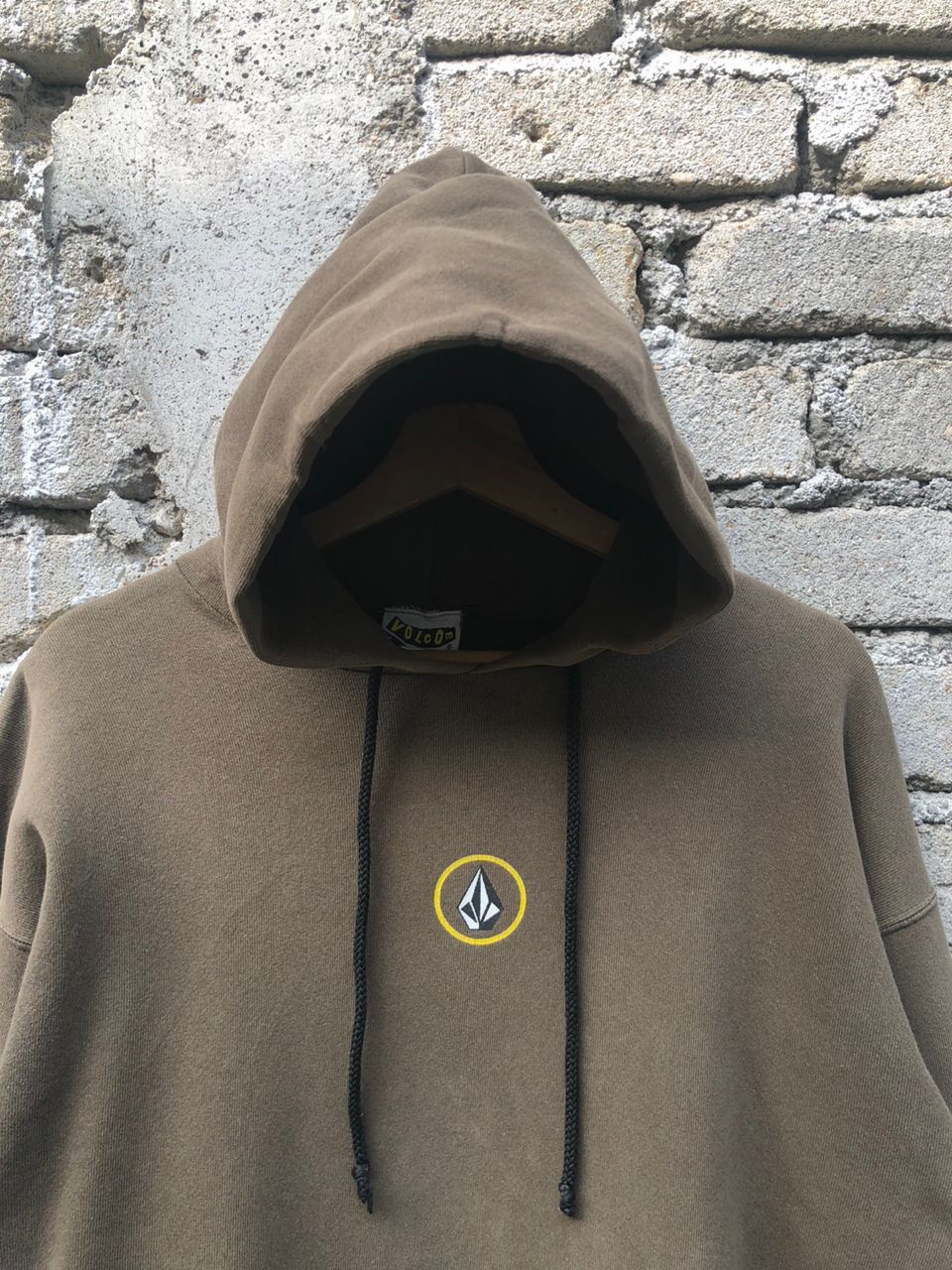 Volcom Vintage 90s Volcom Hoodie Fullover Center Logo Back Hit Size US M / EU 48-50 / 2 - 3 Thumbnail