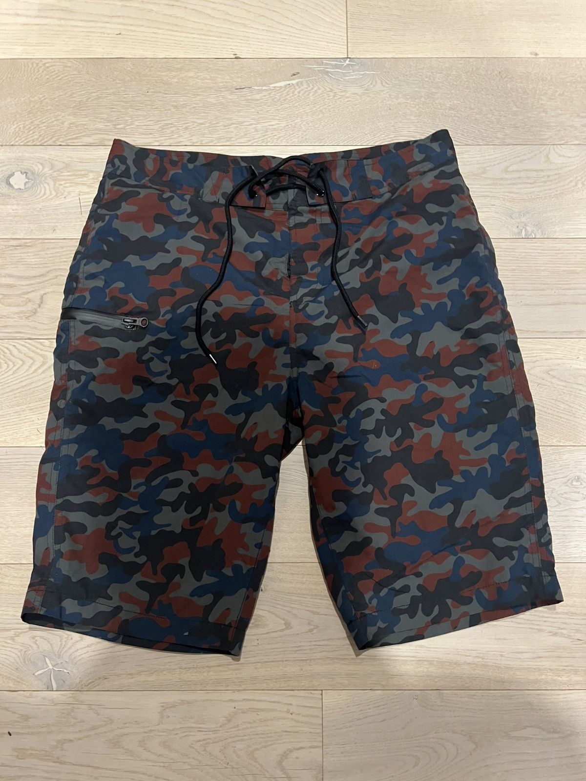 Asos ASOS Camo Swim Shorts Men’s Size M – Never Worn Size US 38 / EU 54 - 1 Thumbnail
