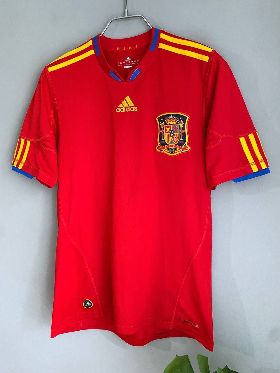 Adidas Adidas Spain National Team 2010/11 Home Soccer Jersey, S Size US S / EU 44-46 / 1 - 3 Thumbnail
