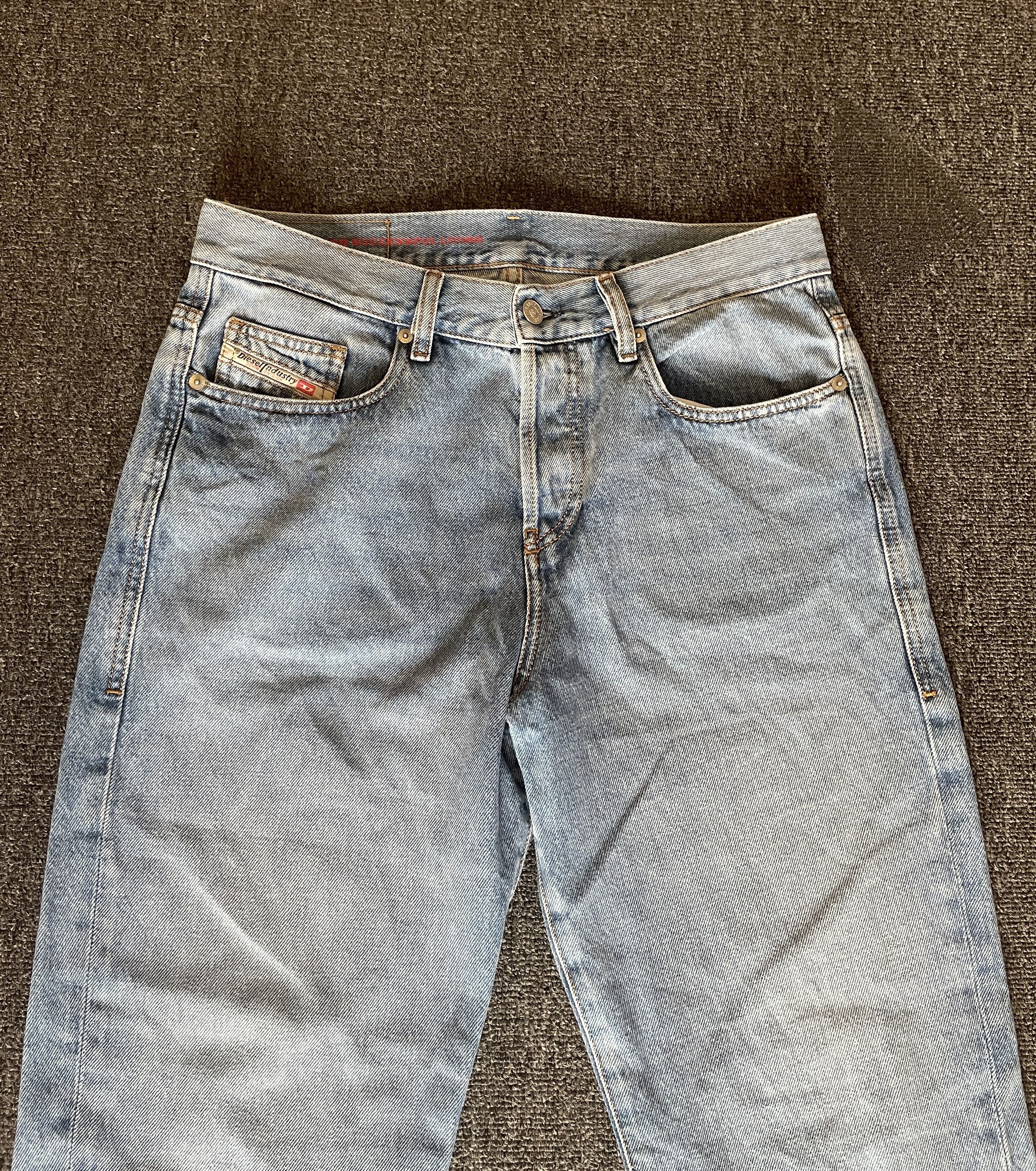 Diesel Diesel men's 2020 D-viker jeans size 30/30 Size US 30 / EU 46 - 2 Thumbnail