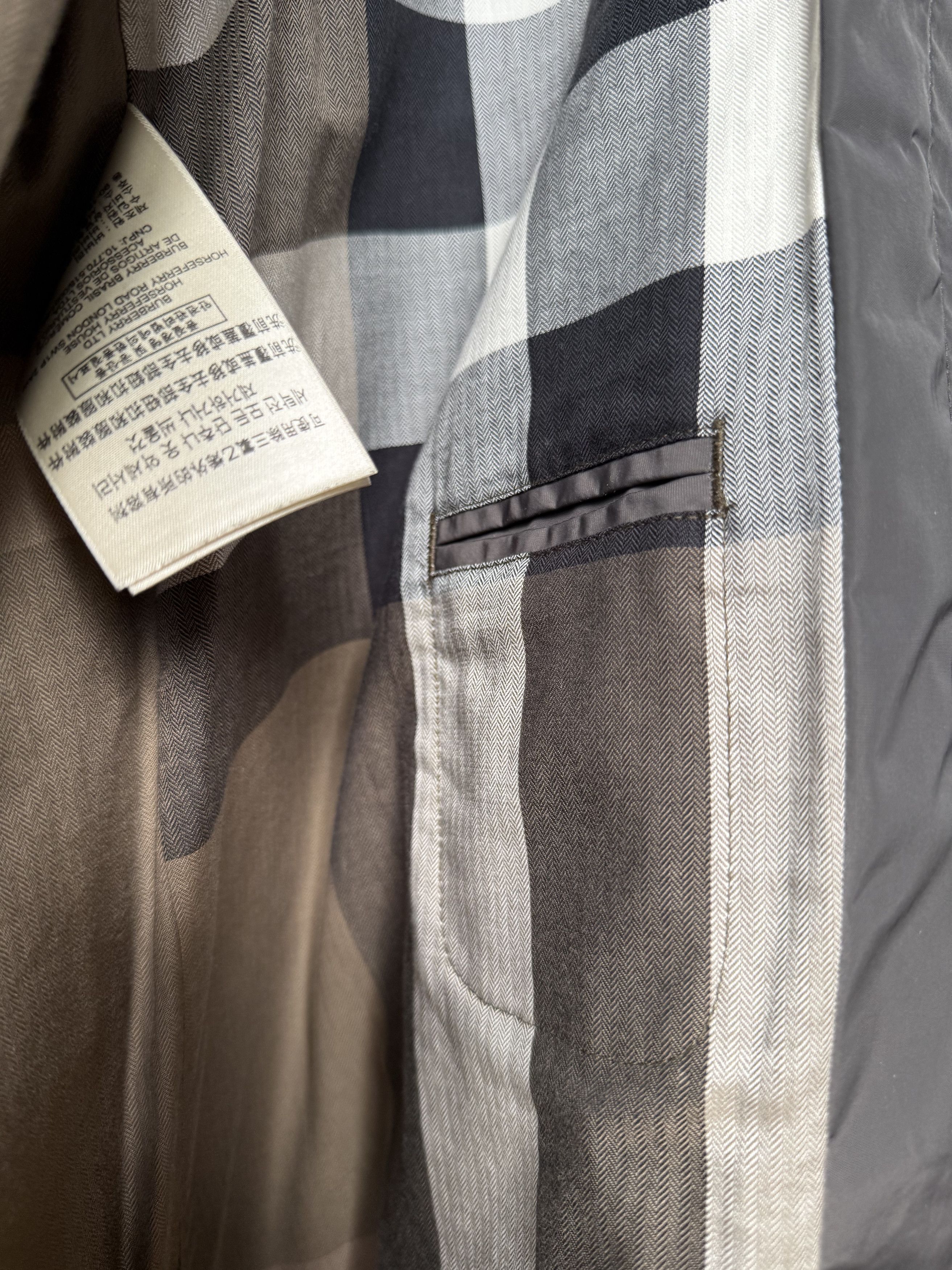 Burberry Burberry TRENCHCOAT -NEW CONDITION WORN ONCE Size US S / EU 44-46 / 1 - 12 Thumbnail