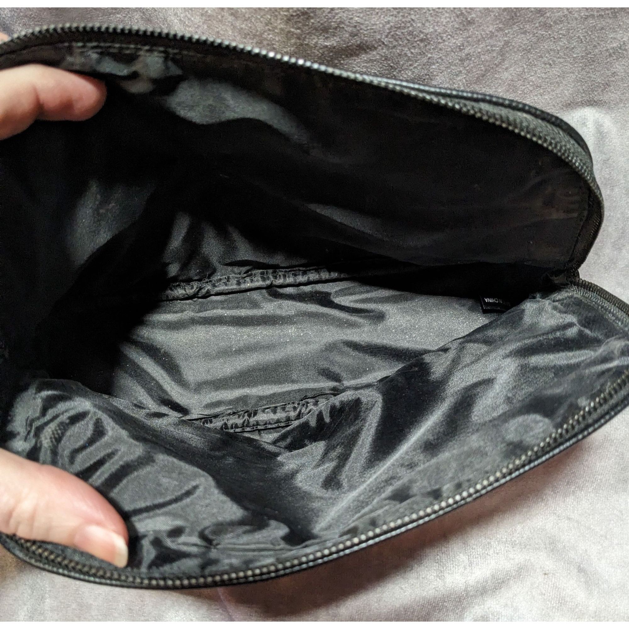 Other Revision Skincare Black Cosmetic Travel Bag Size ONE SIZE - 6 Thumbnail