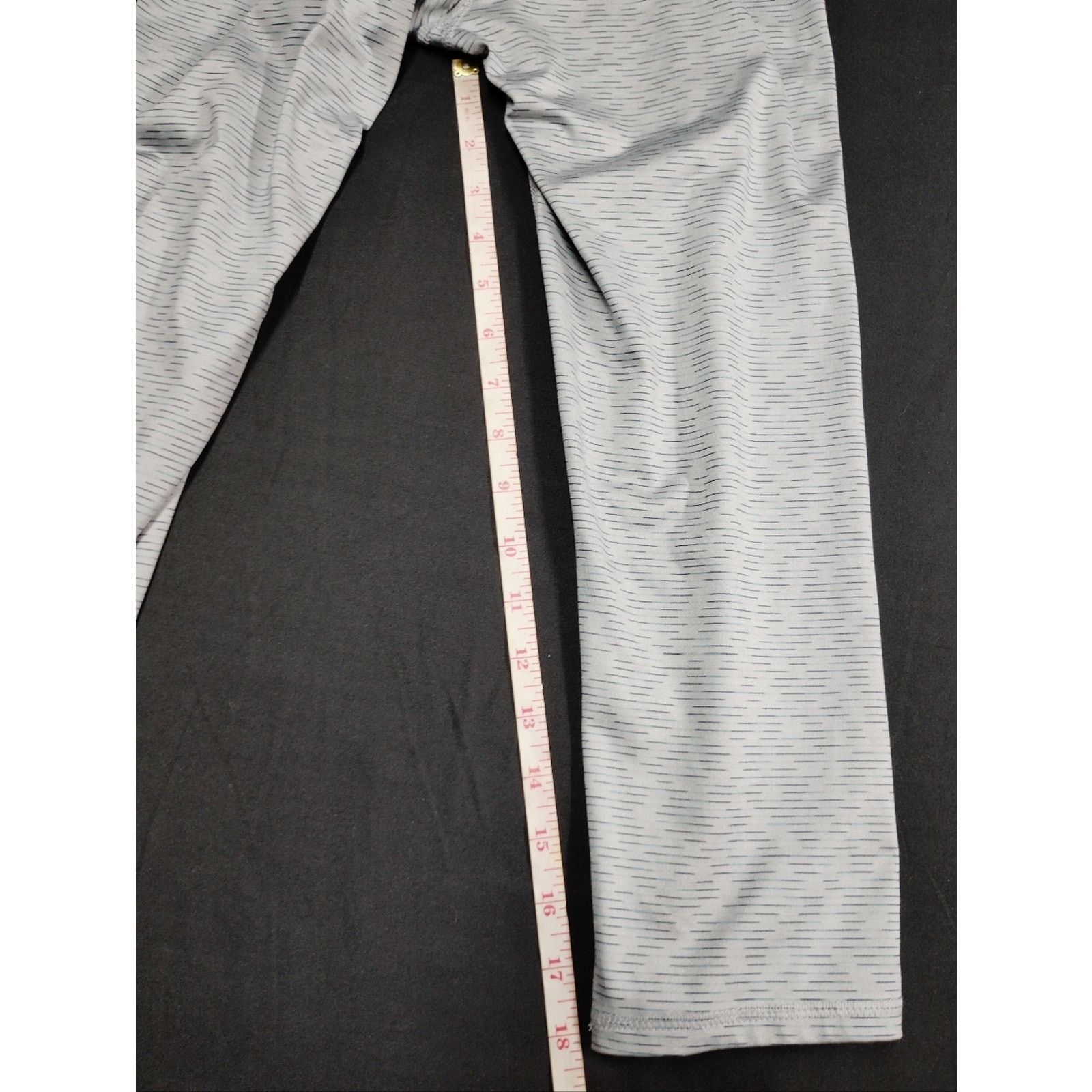 Champion Champion Light Gray Leggings with Subtle Heathered Stripe Size 24" / US 00 / IT 34 - 7 Thumbnail